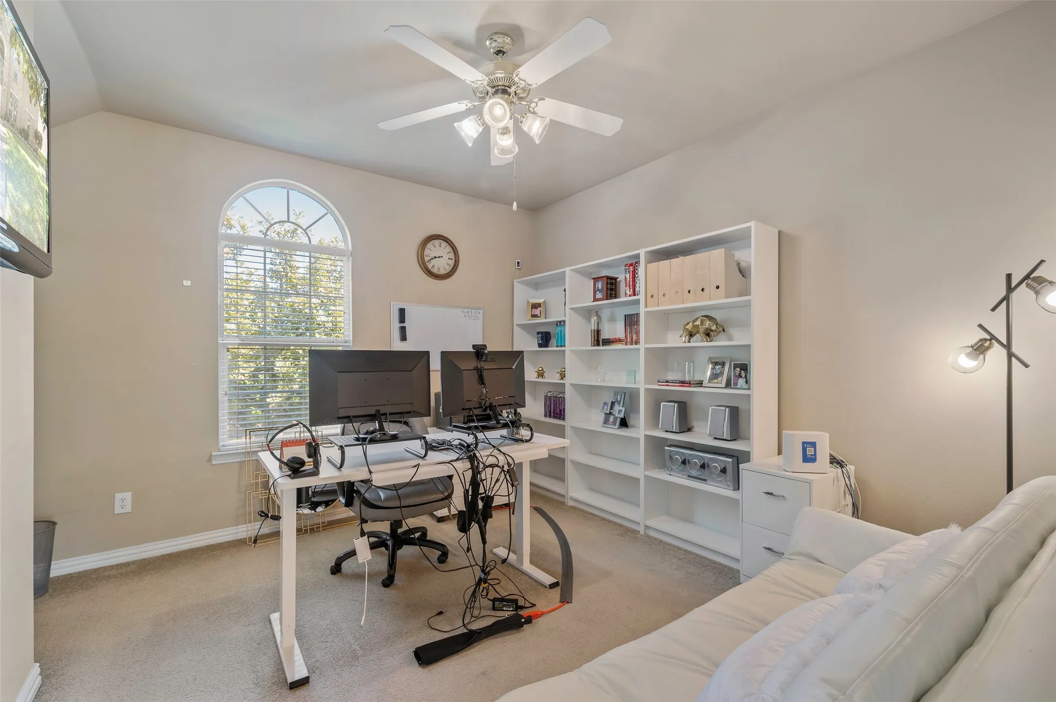 Single Family Residence For Sale in Collin County , 5771 Aylworth Drive, Frisco, Texas 75035, 4 Bedroom, 4 Bathroom, 2 Garage spaces, 3,674 Sqft, built in 2003, mls#21187640, Real Estate Agent in Frisco, Homes For Sale in Collin county, Homes For Sale in Frisco, Realtor in Frisco Texas, Real Estate Brokerage Independent Realty Texas, Luminita Cordes Realtor