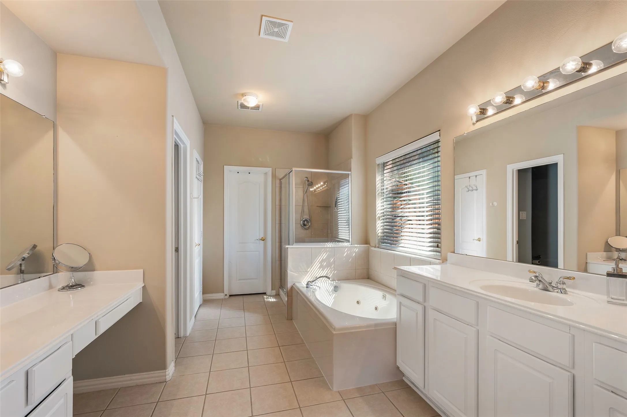 Single Family Residence For Sale in Collin County , 5771 Aylworth Drive, Frisco, Texas 75035, 4 Bedroom, 4 Bathroom, 2 Garage spaces, 3,674 Sqft, built in 2003, mls#21187640, Real Estate Agent in Frisco, Homes For Sale in Collin county, Homes For Sale in Frisco, Realtor in Frisco Texas, Real Estate Brokerage Independent Realty Texas, Luminita Cordes Realtor