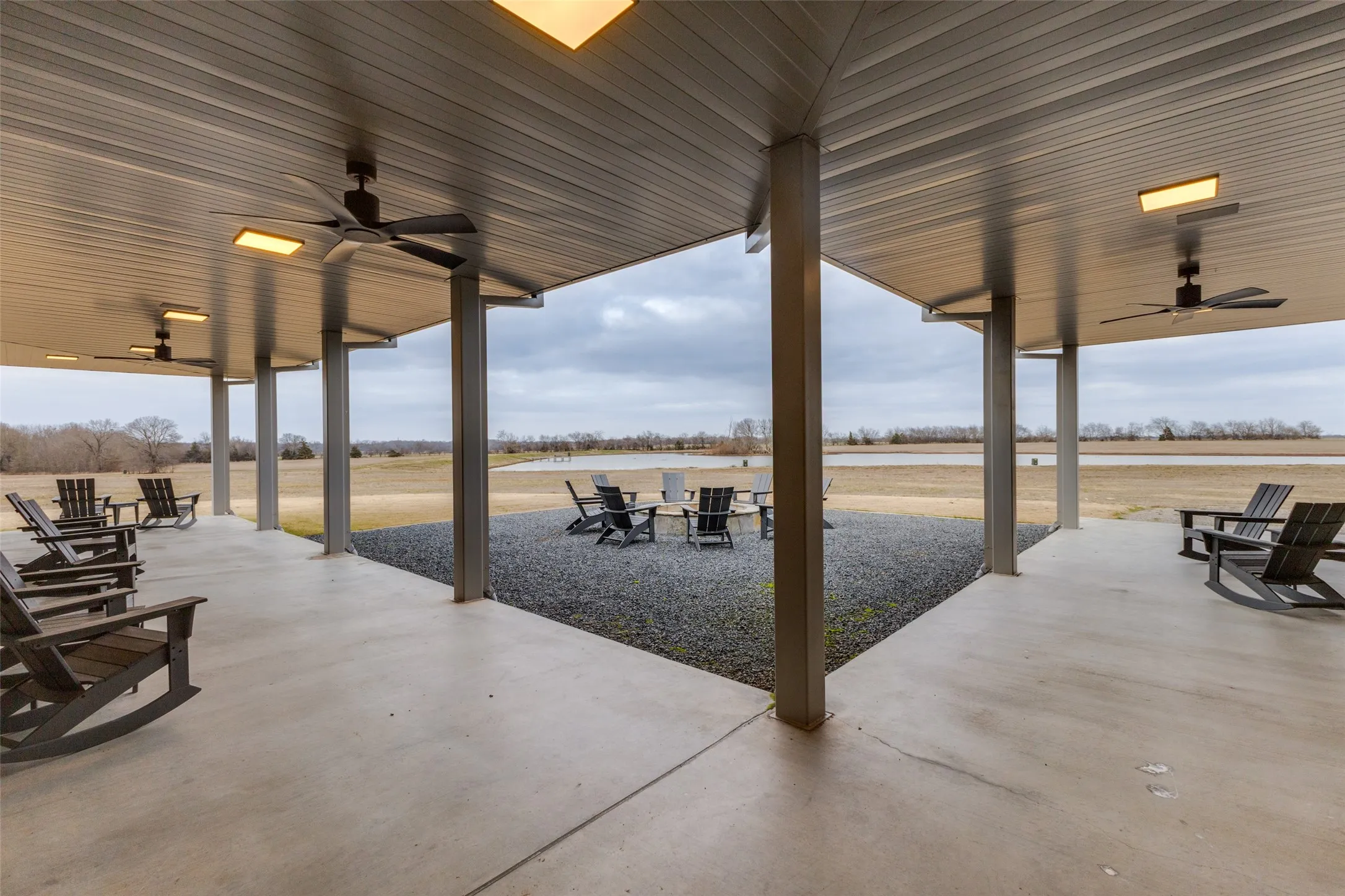 Single Family Residence For Sale in Hopkins County , 3025 Farm Road 900 W, Saltillo, Texas 75478, 3 Bedroom, 4 Bathroom, 2 Garage spaces, 6,528 Sqft, built in 2023, mls#21185155, Real Estate Agent in Saltillo, Homes For Sale in Hopkins county, Homes For Sale in Saltillo, Realtor in Saltillo Texas, Real Estate Brokerage Independent Realty Texas, Luminita Cordes Realtor