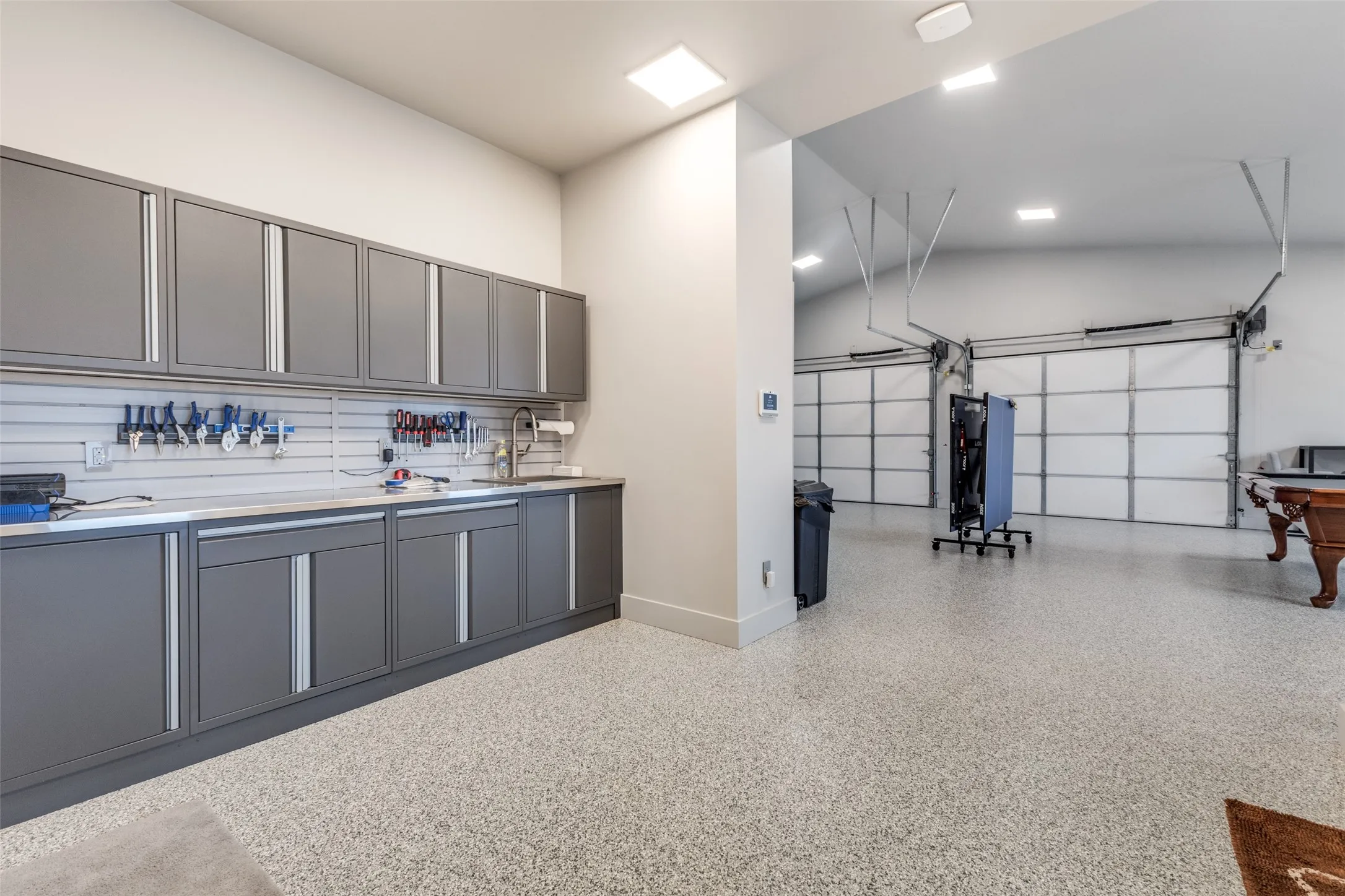 Single Family Residence For Sale in Hopkins County , 3025 Farm Road 900 W, Saltillo, Texas 75478, 3 Bedroom, 4 Bathroom, 2 Garage spaces, 6,528 Sqft, built in 2023, mls#21185155, Real Estate Agent in Saltillo, Homes For Sale in Hopkins county, Homes For Sale in Saltillo, Realtor in Saltillo Texas, Real Estate Brokerage Independent Realty Texas, Luminita Cordes Realtor