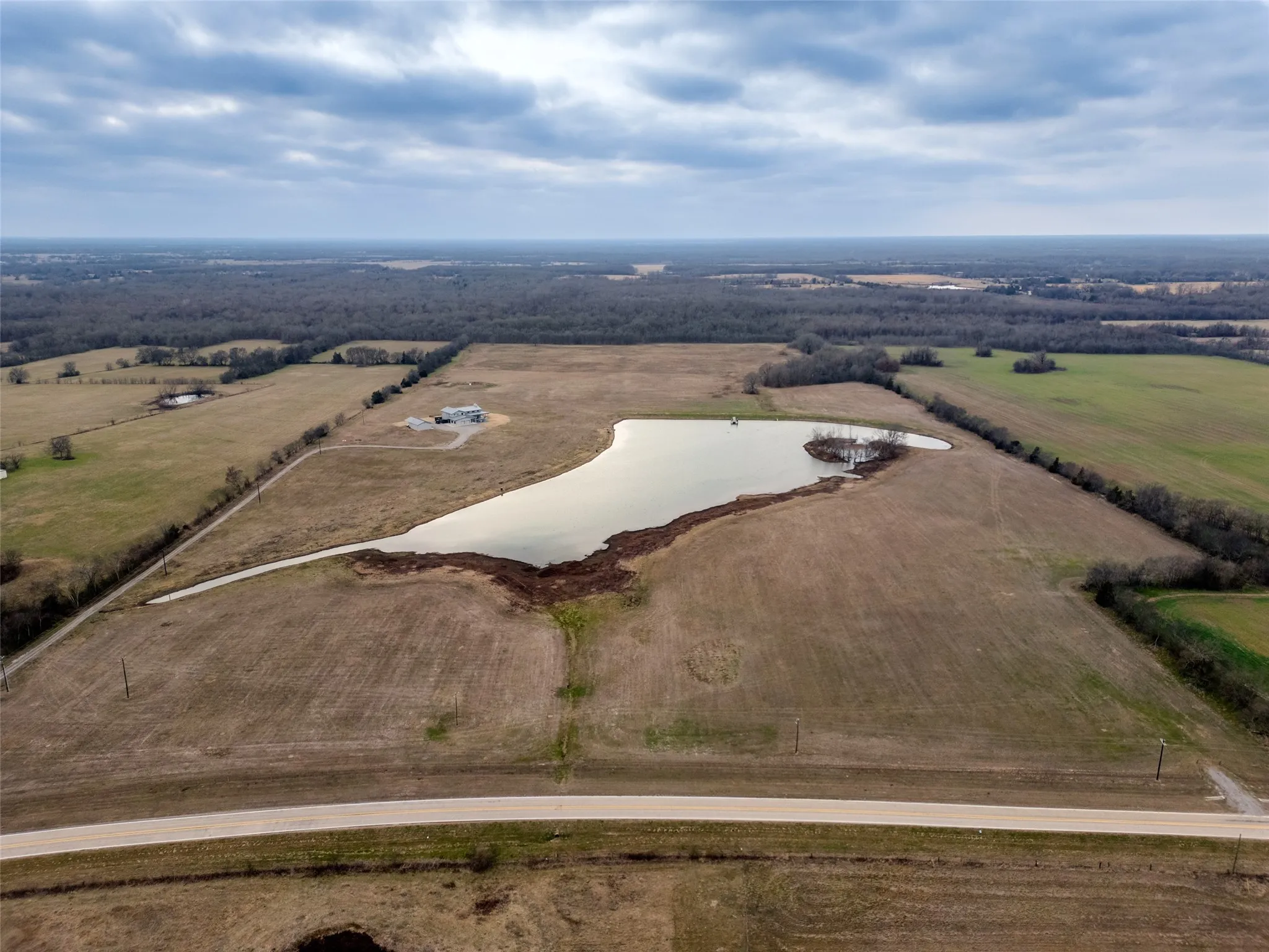 Single Family Residence For Sale in Hopkins County , 3025 Farm Road 900 W, Saltillo, Texas 75478, 3 Bedroom, 4 Bathroom, 2 Garage spaces, 6,528 Sqft, built in 2023, mls#21185155, Real Estate Agent in Saltillo, Homes For Sale in Hopkins county, Homes For Sale in Saltillo, Realtor in Saltillo Texas, Real Estate Brokerage Independent Realty Texas, Luminita Cordes Realtor