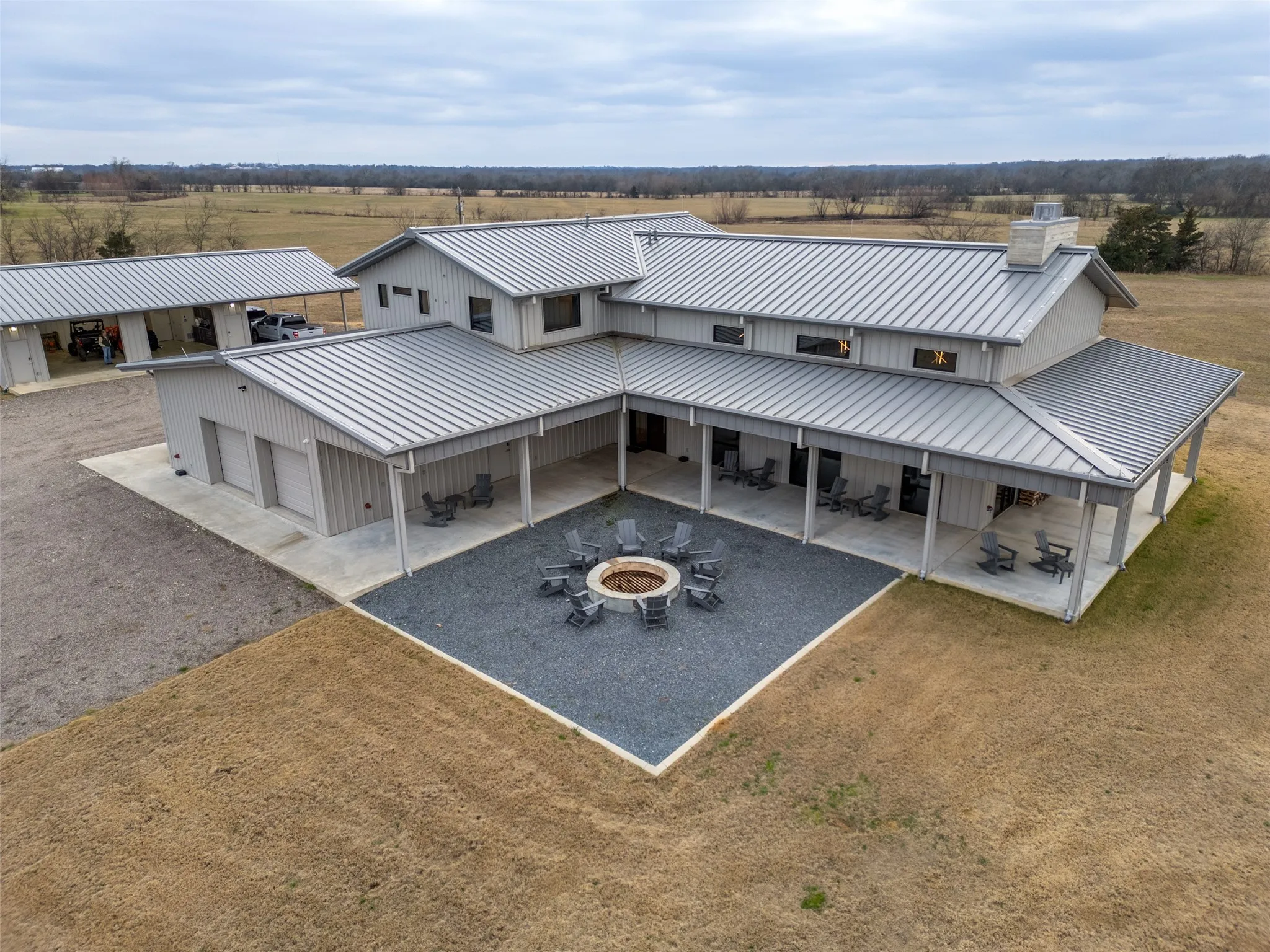 Single Family Residence For Sale in Hopkins County , 3025 Farm Road 900 W, Saltillo, Texas 75478, 3 Bedroom, 4 Bathroom, 2 Garage spaces, 6,528 Sqft, built in 2023, mls#21185155, Real Estate Agent in Saltillo, Homes For Sale in Hopkins county, Homes For Sale in Saltillo, Realtor in Saltillo Texas, Real Estate Brokerage Independent Realty Texas, Luminita Cordes Realtor
