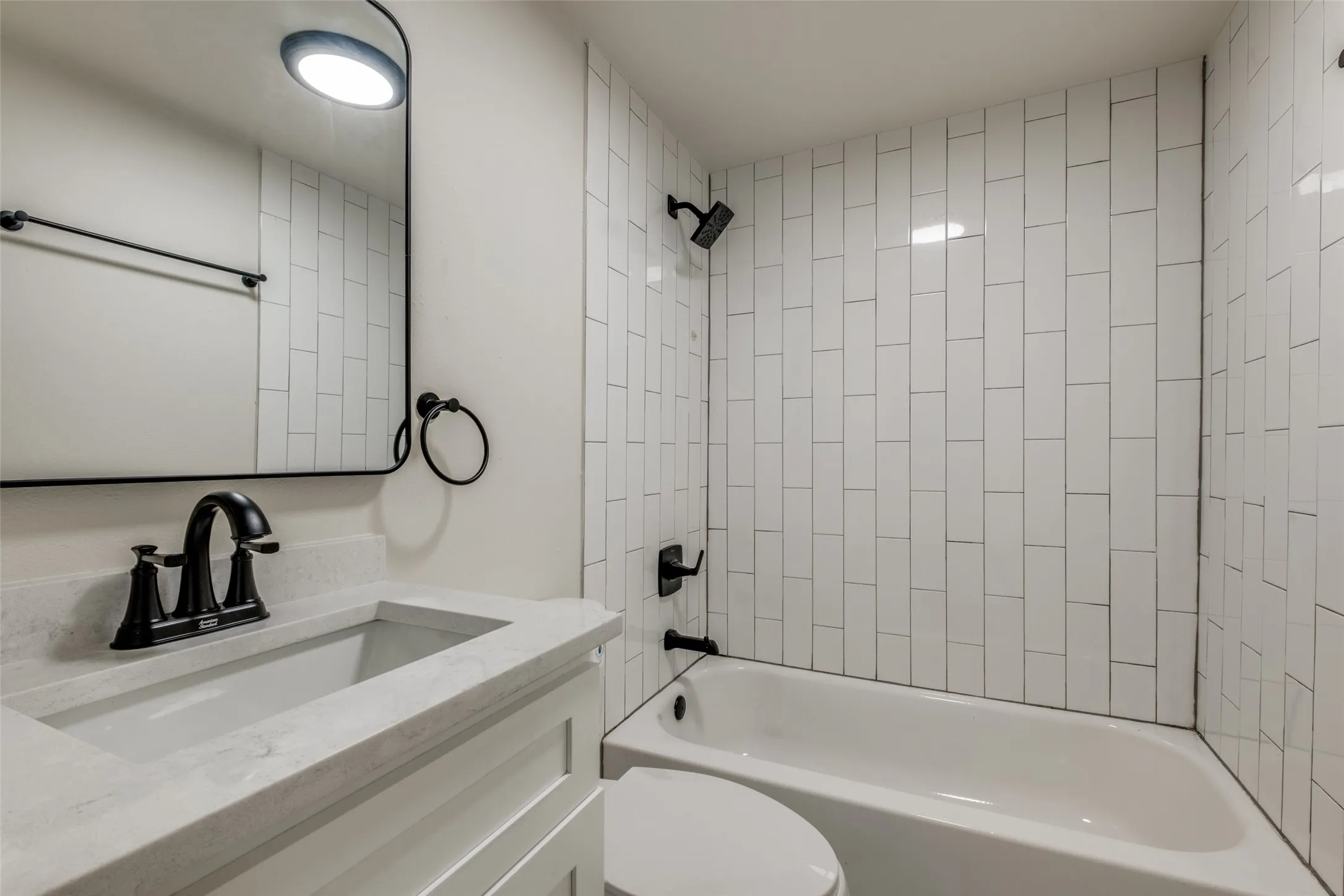 Single Family Residence For Sale in Dallas County , 2415 Dathe Street, Dallas, Texas 75215, 3 Bedroom, 2 Bathroom, Garage spaces, 1,100 Sqft, built in 1935, Preowned, mls#21188121, Real Estate Agent in Dallas, Homes For Sale in Dallas county, Homes For Sale in Dallas, Realtor in Dallas Texas, Real Estate Brokerage Independent Realty Texas, Luminita Cordes Realtor