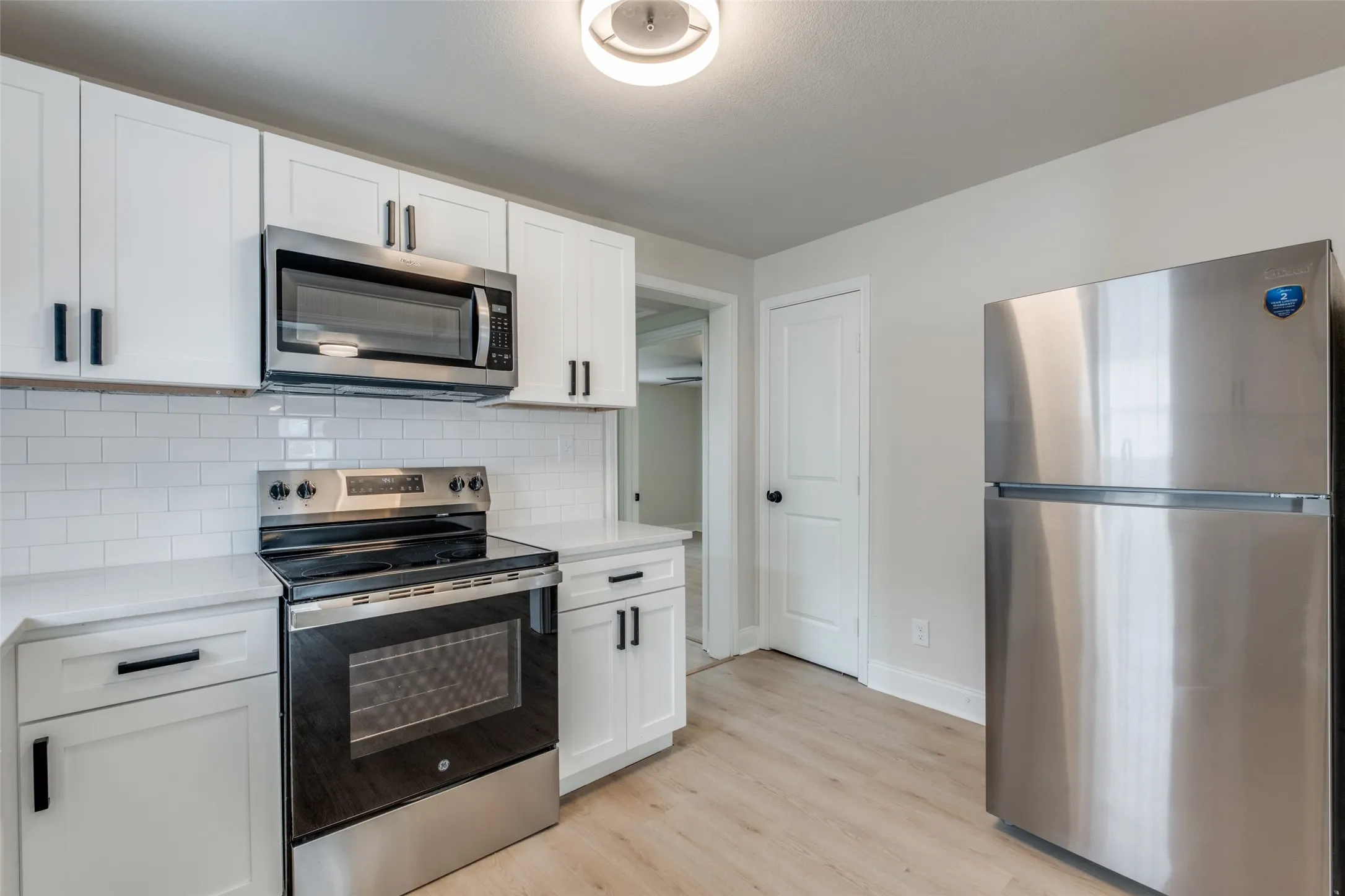 Single Family Residence For Sale in Dallas County , 2415 Dathe Street, Dallas, Texas 75215, 3 Bedroom, 2 Bathroom, Garage spaces, 1,100 Sqft, built in 1935, Preowned, mls#21188121, Real Estate Agent in Dallas, Homes For Sale in Dallas county, Homes For Sale in Dallas, Realtor in Dallas Texas, Real Estate Brokerage Independent Realty Texas, Luminita Cordes Realtor