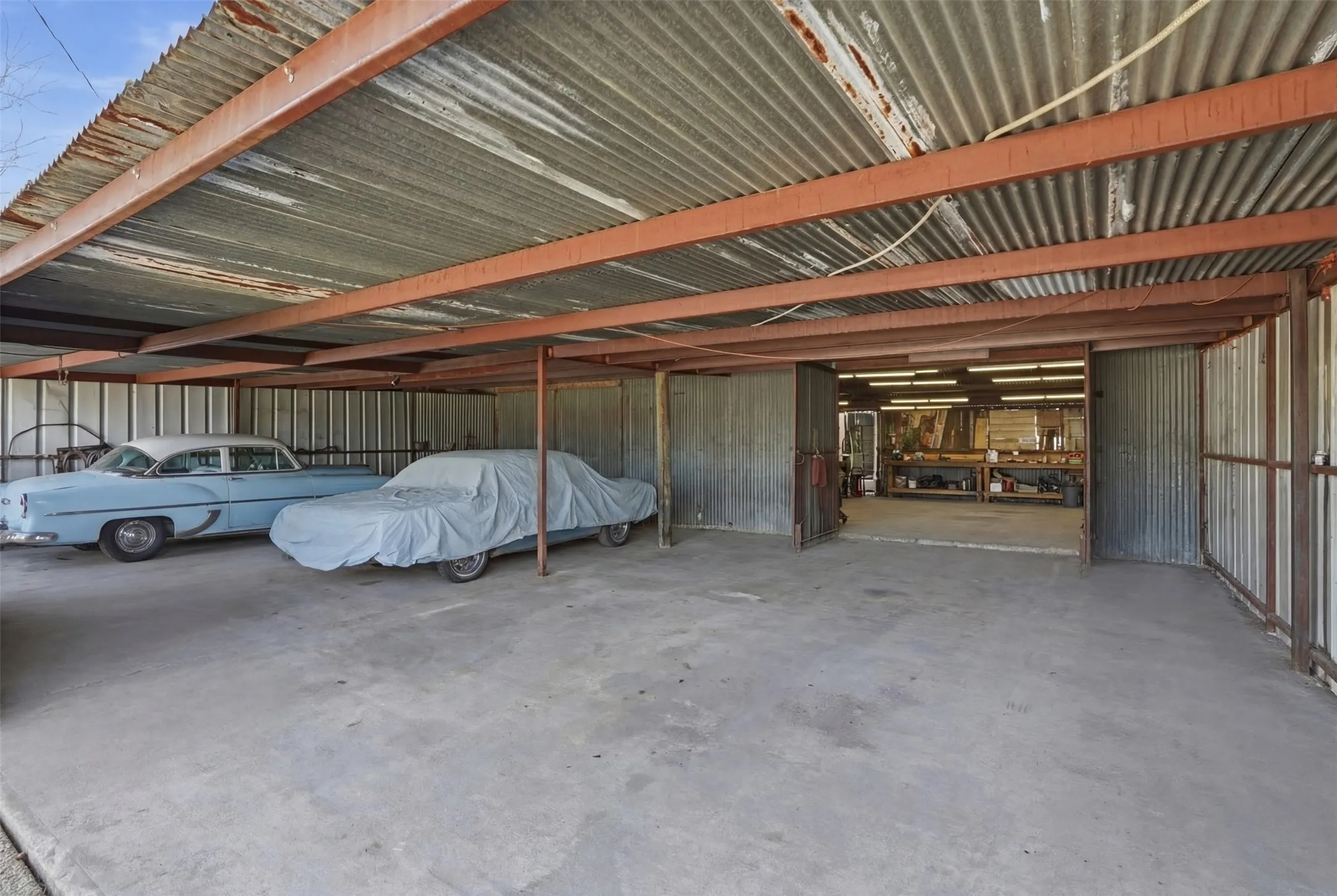 Single Family Residence For Sale in Denton County , 6338 N Bob White Way, Sanger, Texas 76266, 2 Bedroom, 1 Bathroom, Garage spaces, 920 Sqft, built in 1995, mls#21188828, Real Estate Agent in Sanger, Homes For Sale in Denton county, Homes For Sale in Sanger, Realtor in Sanger Texas, Real Estate Brokerage Independent Realty Texas, Luminita Cordes Realtor