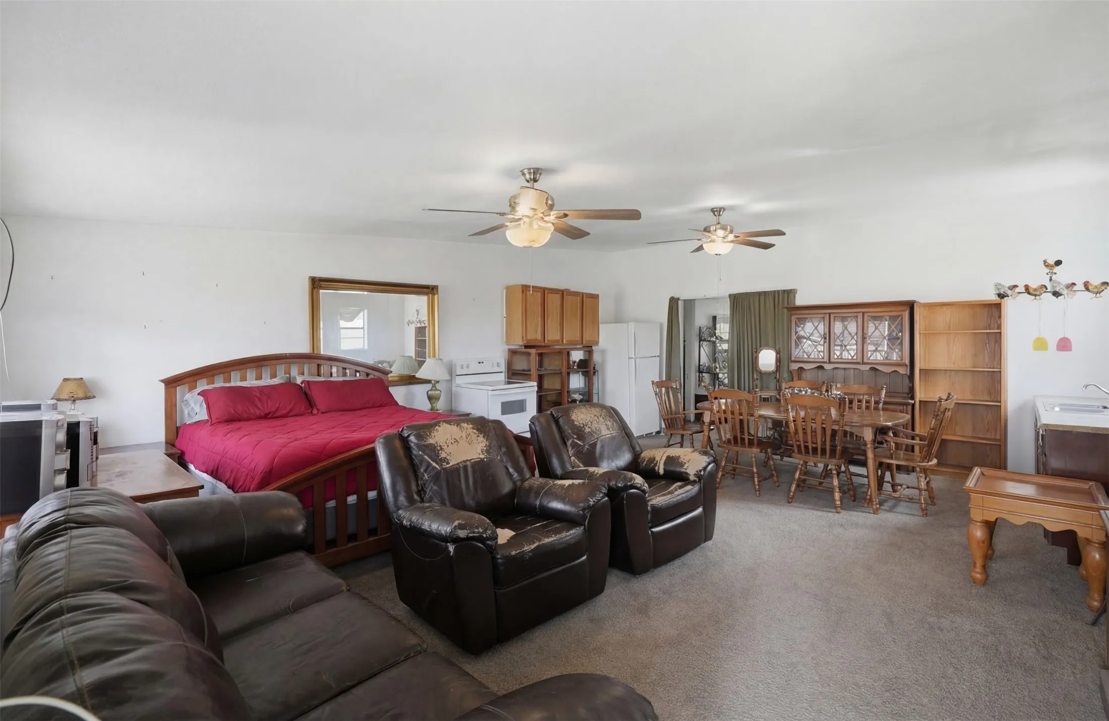 Single Family Residence For Sale in Denton County , 6338 N Bob White Way, Sanger, Texas 76266, 2 Bedroom, 1 Bathroom, Garage spaces, 920 Sqft, built in 1995, mls#21188828, Real Estate Agent in Sanger, Homes For Sale in Denton county, Homes For Sale in Sanger, Realtor in Sanger Texas, Real Estate Brokerage Independent Realty Texas, Luminita Cordes Realtor