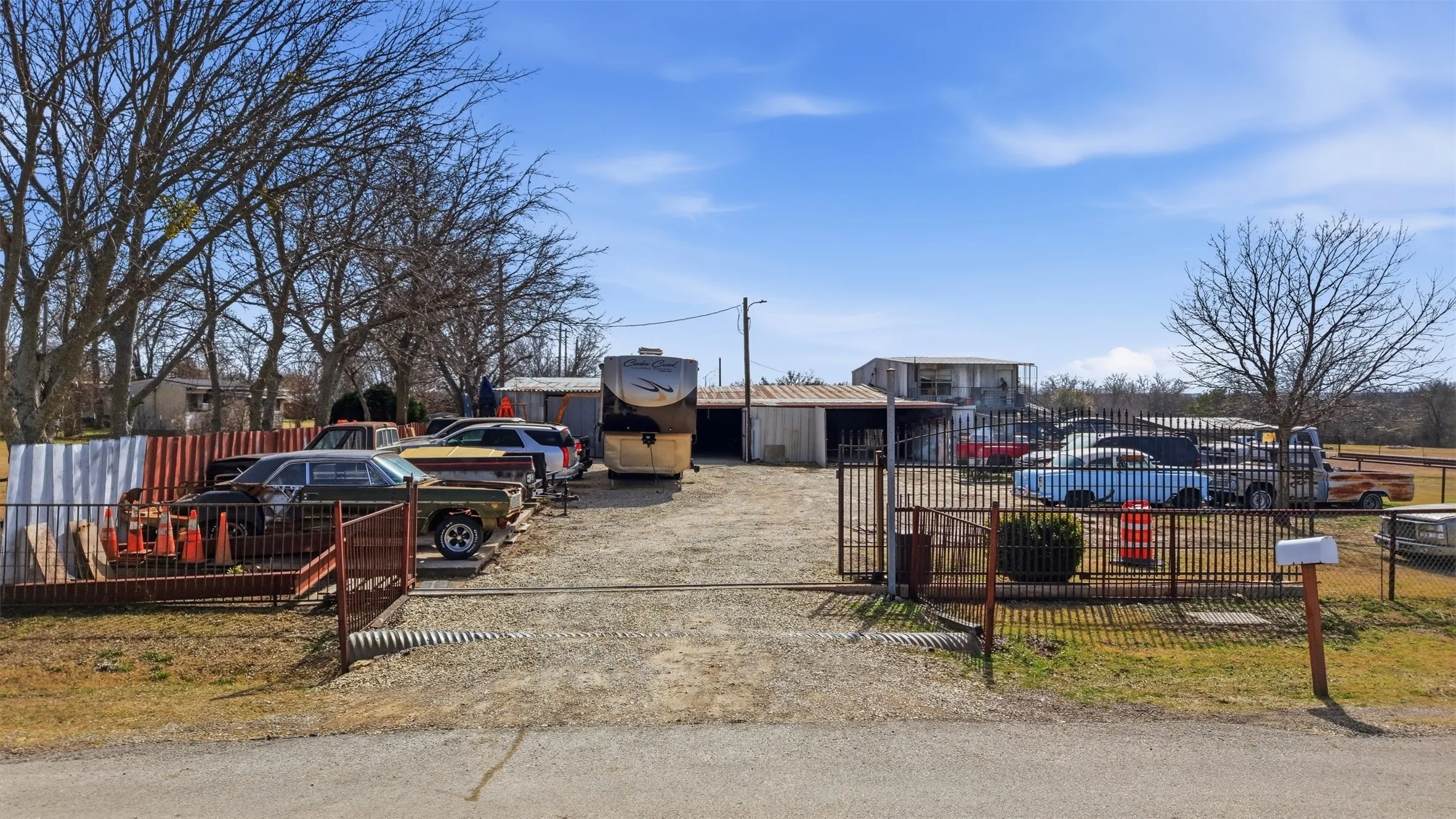 Single Family Residence For Sale in Denton County , 6338 N Bob White Way, Sanger, Texas 76266, 2 Bedroom, 1 Bathroom, Garage spaces, 920 Sqft, built in 1995, mls#21188828, Real Estate Agent in Sanger, Homes For Sale in Denton county, Homes For Sale in Sanger, Realtor in Sanger Texas, Real Estate Brokerage Independent Realty Texas, Luminita Cordes Realtor