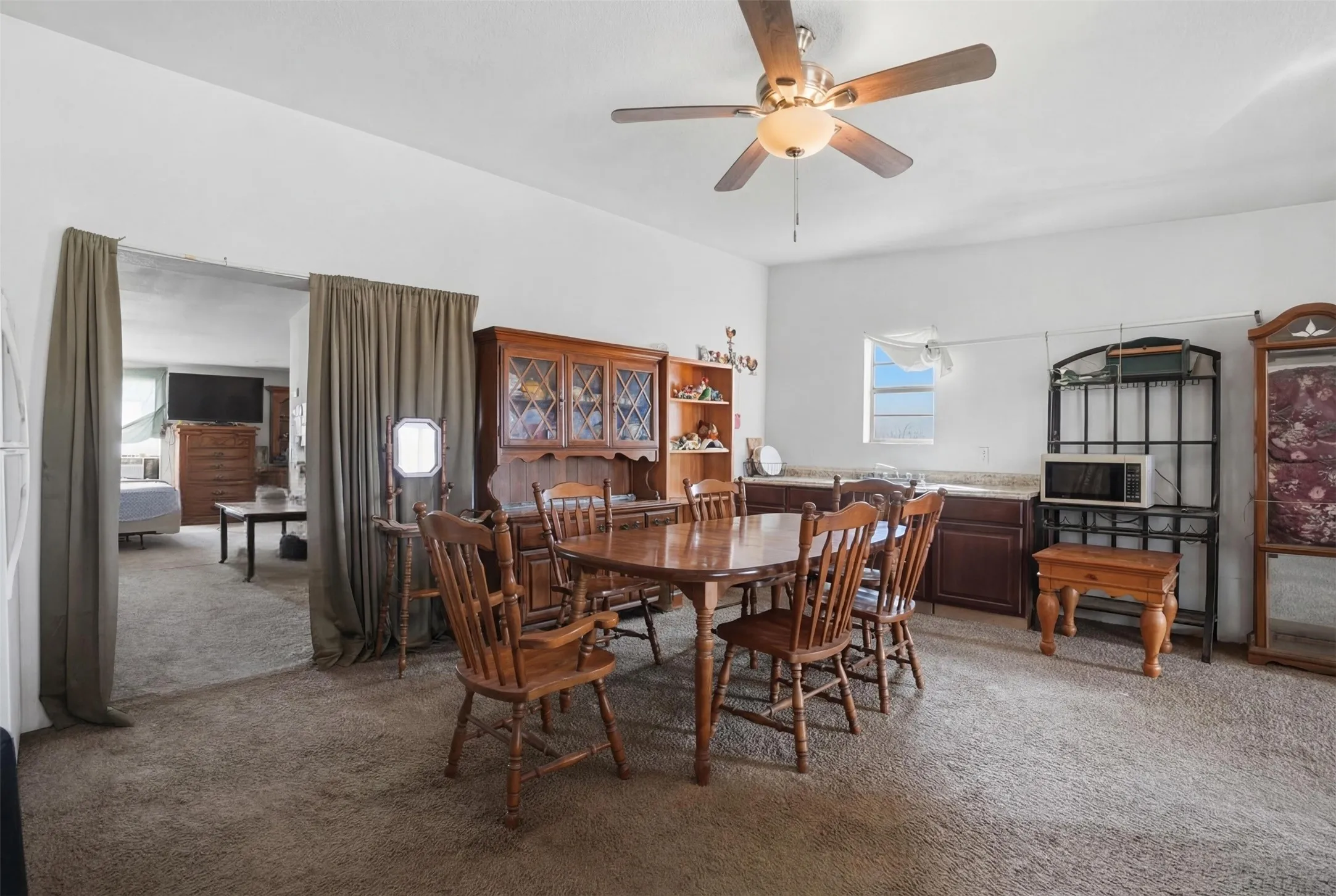 Single Family Residence For Sale in Denton County , 6338 N Bob White Way, Sanger, Texas 76266, 2 Bedroom, 1 Bathroom, Garage spaces, 920 Sqft, built in 1995, mls#21188828, Real Estate Agent in Sanger, Homes For Sale in Denton county, Homes For Sale in Sanger, Realtor in Sanger Texas, Real Estate Brokerage Independent Realty Texas, Luminita Cordes Realtor