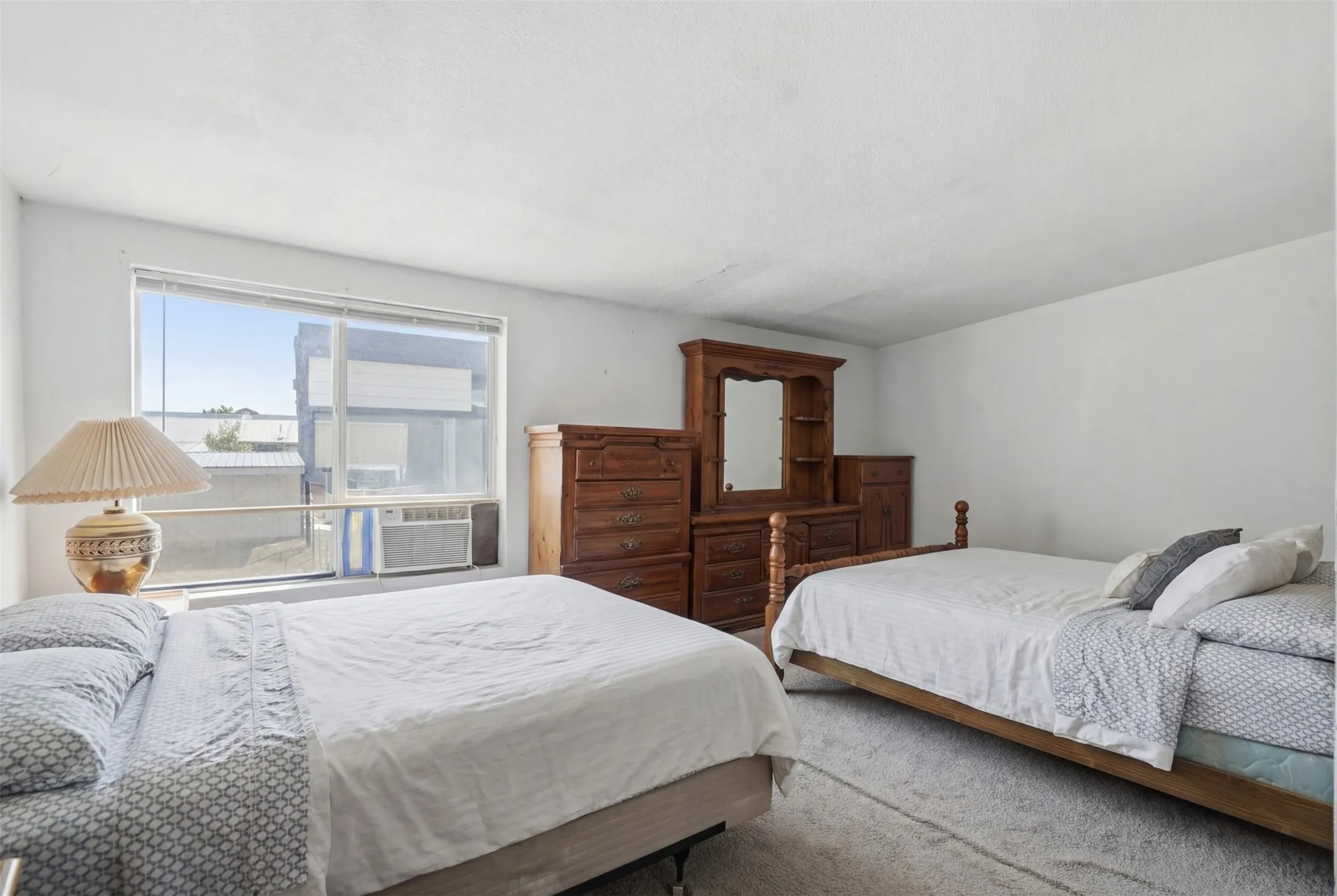 Single Family Residence For Sale in Denton County , 6338 N Bob White Way, Sanger, Texas 76266, 2 Bedroom, 1 Bathroom, Garage spaces, 920 Sqft, built in 1995, mls#21188828, Real Estate Agent in Sanger, Homes For Sale in Denton county, Homes For Sale in Sanger, Realtor in Sanger Texas, Real Estate Brokerage Independent Realty Texas, Luminita Cordes Realtor