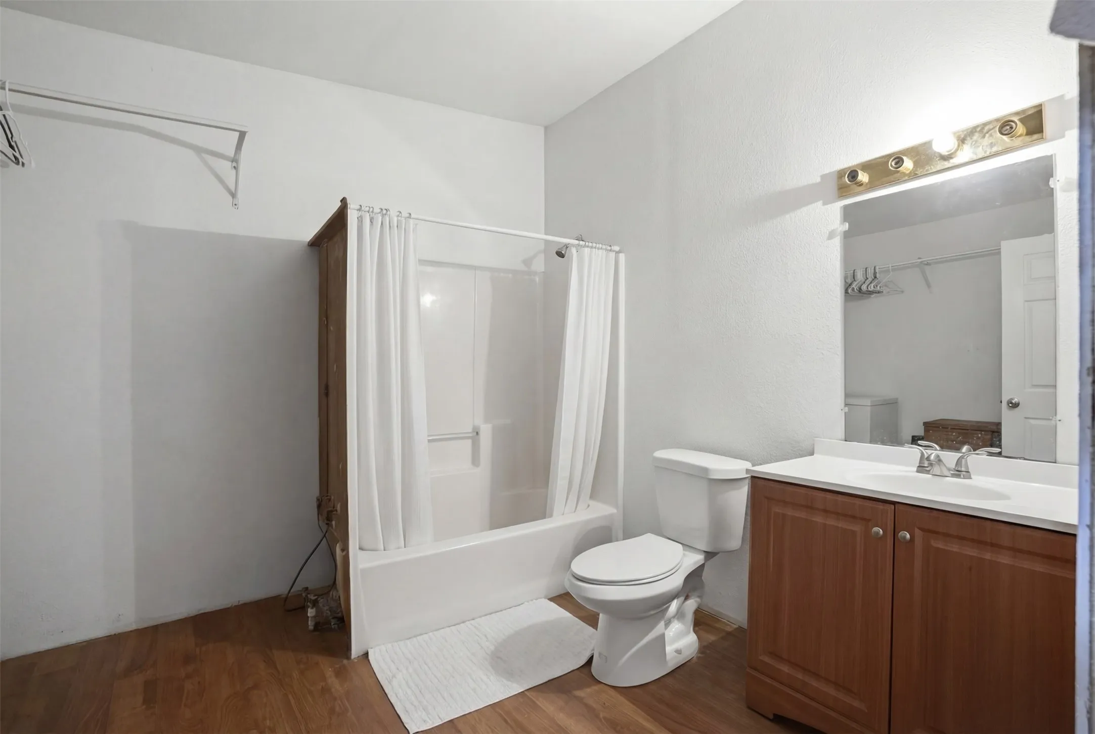 Single Family Residence For Sale in Denton County , 6338 N Bob White Way, Sanger, Texas 76266, 2 Bedroom, 1 Bathroom, Garage spaces, 920 Sqft, built in 1995, mls#21188828, Real Estate Agent in Sanger, Homes For Sale in Denton county, Homes For Sale in Sanger, Realtor in Sanger Texas, Real Estate Brokerage Independent Realty Texas, Luminita Cordes Realtor