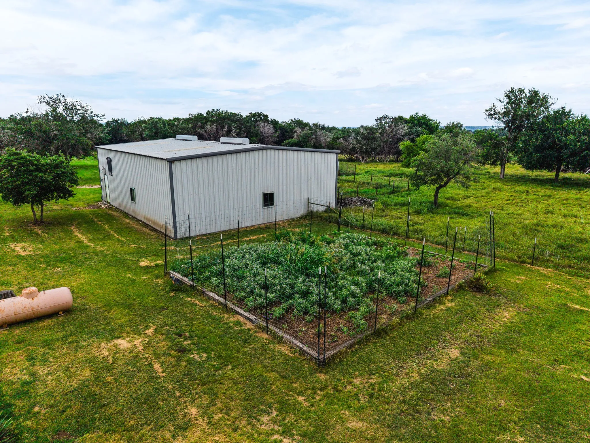 Farm For Sale in Lampasas County , 8089 Fm 580 E, Kempner, Texas 76539, 3 Bedroom, 2 Bathroom, 2 Garage spaces, 2,052 Sqft, built in 2008, mls#21186354, Real Estate Agent in Kempner, Homes For Sale in Lampasas county, Homes For Sale in Kempner, Realtor in Kempner Texas, Real Estate Brokerage Independent Realty Texas, Luminita Cordes Realtor