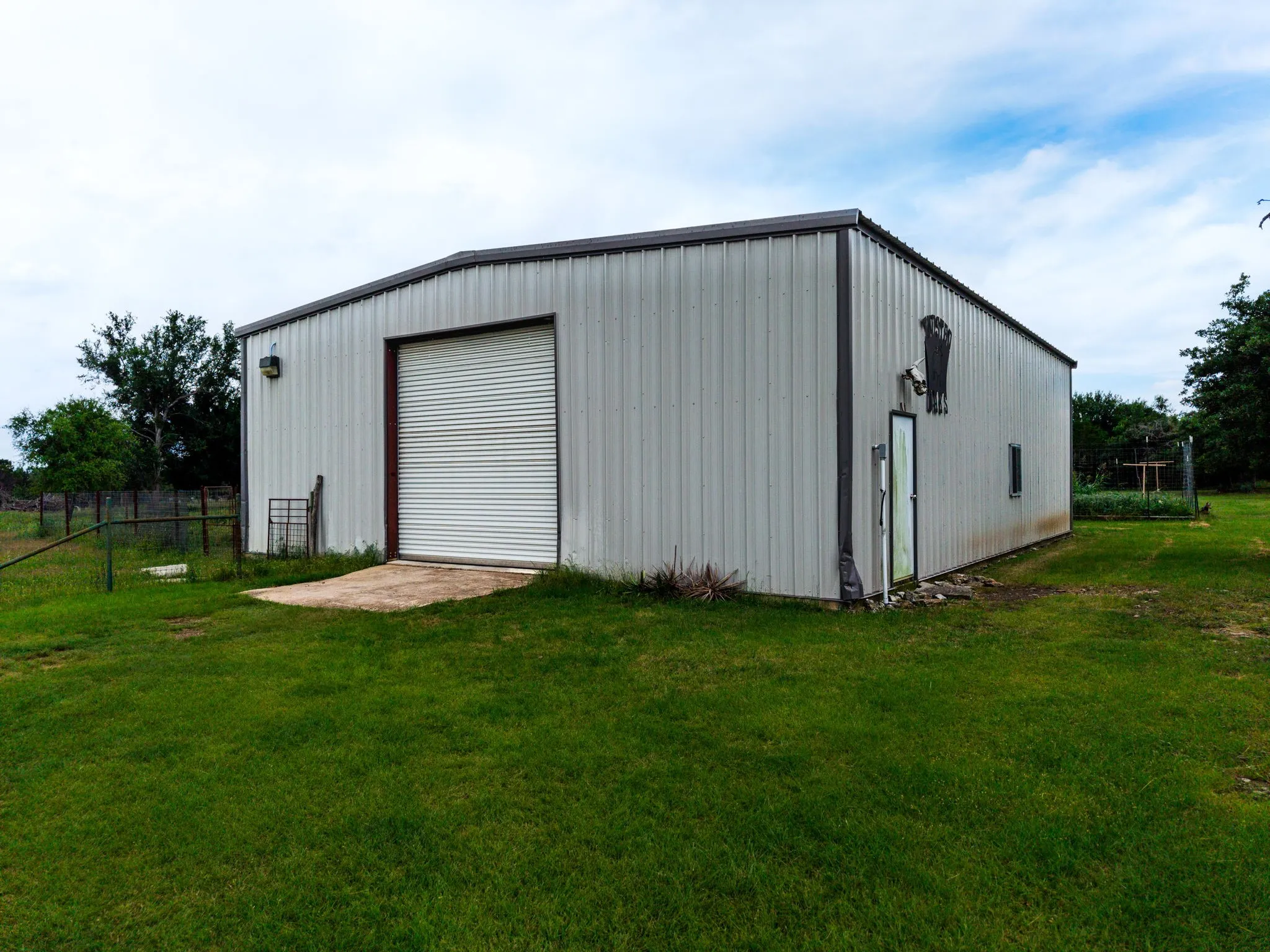 Farm For Sale in Lampasas County , 8089 Fm 580 E, Kempner, Texas 76539, 3 Bedroom, 2 Bathroom, 2 Garage spaces, 2,052 Sqft, built in 2008, mls#21186354, Real Estate Agent in Kempner, Homes For Sale in Lampasas county, Homes For Sale in Kempner, Realtor in Kempner Texas, Real Estate Brokerage Independent Realty Texas, Luminita Cordes Realtor