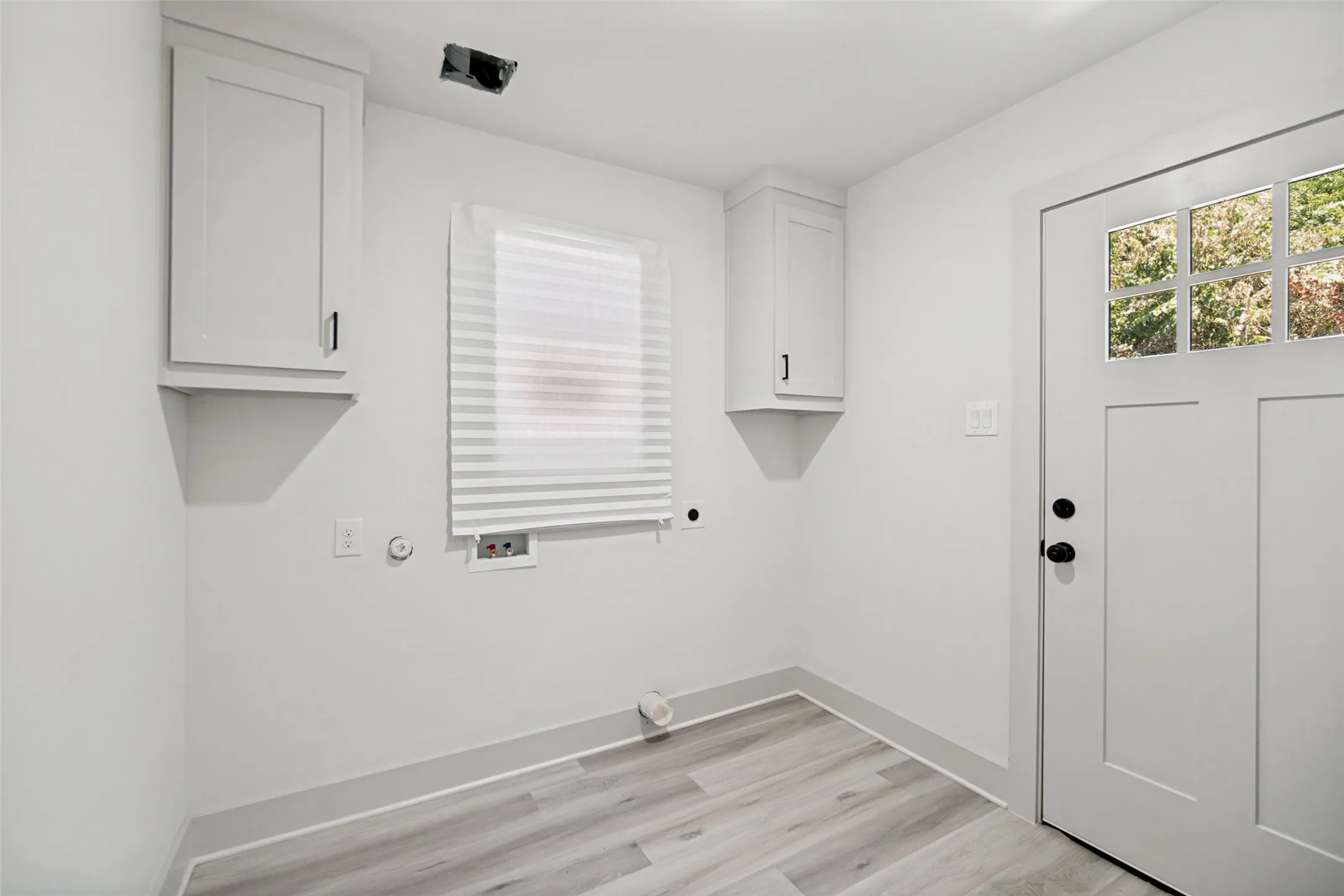 Single Family Residence For Sale in Dallas County , 108 N Cliff Street, Dallas, Texas 75203, 3 Bedroom, 2 Bathroom, Garage spaces, 1,305 Sqft, built in 1925, Preowned, mls#21189252, Real Estate Agent in Dallas, Homes For Sale in Dallas county, Homes For Sale in Dallas, Realtor in Dallas Texas, Real Estate Brokerage Independent Realty Texas, Luminita Cordes Realtor
