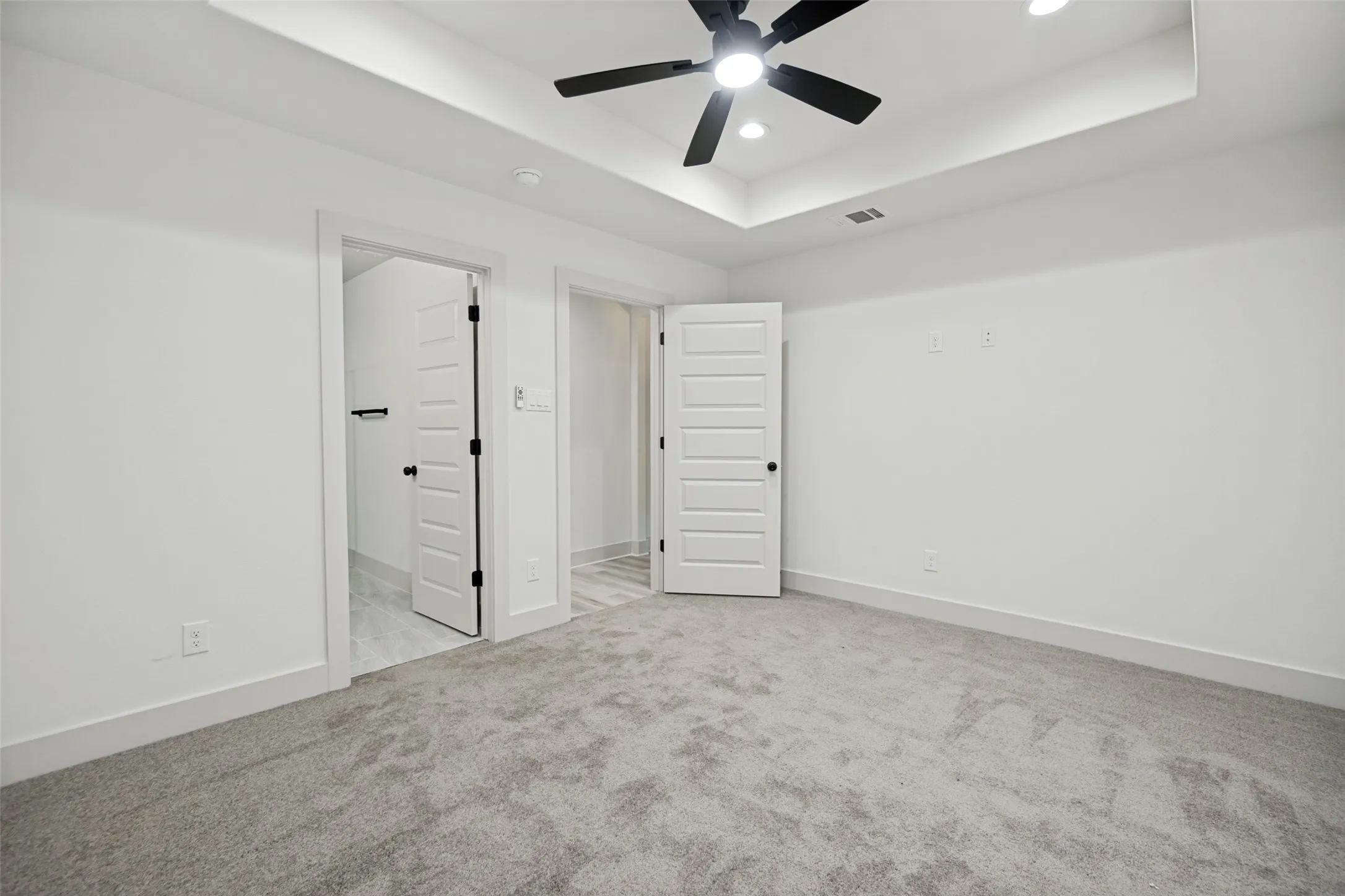 Single Family Residence For Sale in Dallas County , 108 N Cliff Street, Dallas, Texas 75203, 3 Bedroom, 2 Bathroom, Garage spaces, 1,305 Sqft, built in 1925, Preowned, mls#21189252, Real Estate Agent in Dallas, Homes For Sale in Dallas county, Homes For Sale in Dallas, Realtor in Dallas Texas, Real Estate Brokerage Independent Realty Texas, Luminita Cordes Realtor