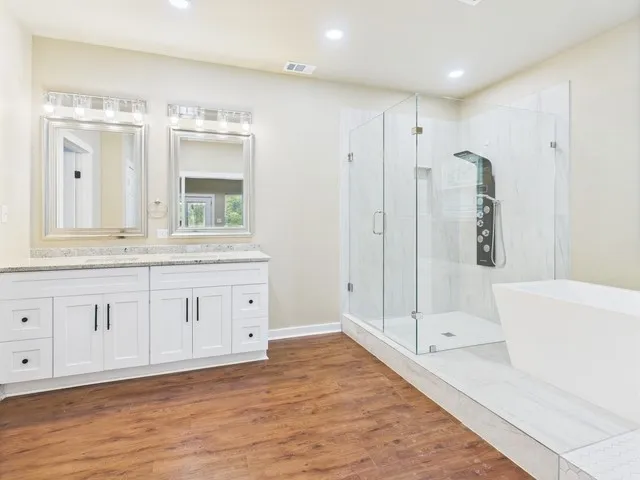 Single Family Residence For Sale in Henderson County , 910 Cream Level Road, Athens, Texas 75751, 7 Bedroom, 4 Bathroom, 3 Garage spaces, 5,780 Sqft, built in 2025, New Construction - Complete, mls#21189257, Real Estate Agent in Athens, Homes For Sale in Henderson county, Homes For Sale in Athens, Realtor in Athens Texas, Real Estate Brokerage Independent Realty Texas, Luminita Cordes Realtor