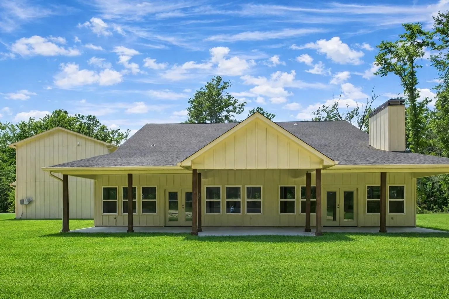 Single Family Residence For Sale in Henderson County , 910 Cream Level Road, Athens, Texas 75751, 7 Bedroom, 4 Bathroom, 3 Garage spaces, 5,780 Sqft, built in 2025, New Construction - Complete, mls#21189257, Real Estate Agent in Athens, Homes For Sale in Henderson county, Homes For Sale in Athens, Realtor in Athens Texas, Real Estate Brokerage Independent Realty Texas, Luminita Cordes Realtor