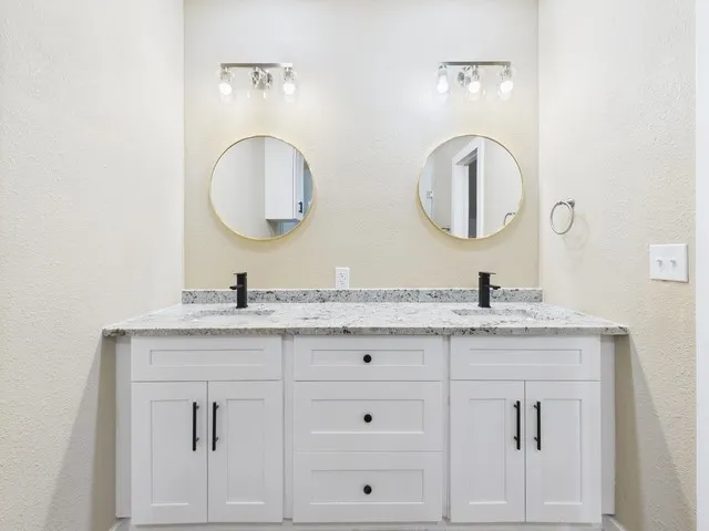 Single Family Residence For Sale in Henderson County , 910 Cream Level Road, Athens, Texas 75751, 7 Bedroom, 4 Bathroom, 3 Garage spaces, 5,780 Sqft, built in 2025, New Construction - Complete, mls#21189257, Real Estate Agent in Athens, Homes For Sale in Henderson county, Homes For Sale in Athens, Realtor in Athens Texas, Real Estate Brokerage Independent Realty Texas, Luminita Cordes Realtor