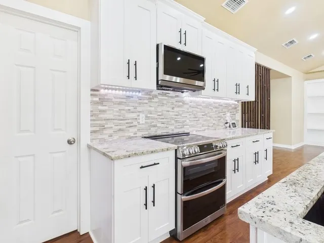 Single Family Residence For Sale in Henderson County , 910 Cream Level Road, Athens, Texas 75751, 7 Bedroom, 4 Bathroom, 3 Garage spaces, 5,780 Sqft, built in 2025, New Construction - Complete, mls#21189257, Real Estate Agent in Athens, Homes For Sale in Henderson county, Homes For Sale in Athens, Realtor in Athens Texas, Real Estate Brokerage Independent Realty Texas, Luminita Cordes Realtor
