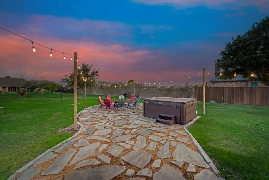 Single Family Residence For Sale in Kaufman County , 18176 Langford Lane, Talty, Texas 75126, 4 Bedroom, 3 Bathroom, 3 Garage spaces, 3,361 Sqft, built in 2005, Preowned, mls#21188504, Real Estate Agent in Talty, Homes For Sale in Kaufman county, Homes For Sale in Talty, Realtor in Talty Texas, Real Estate Brokerage Independent Realty Texas, Luminita Cordes Realtor