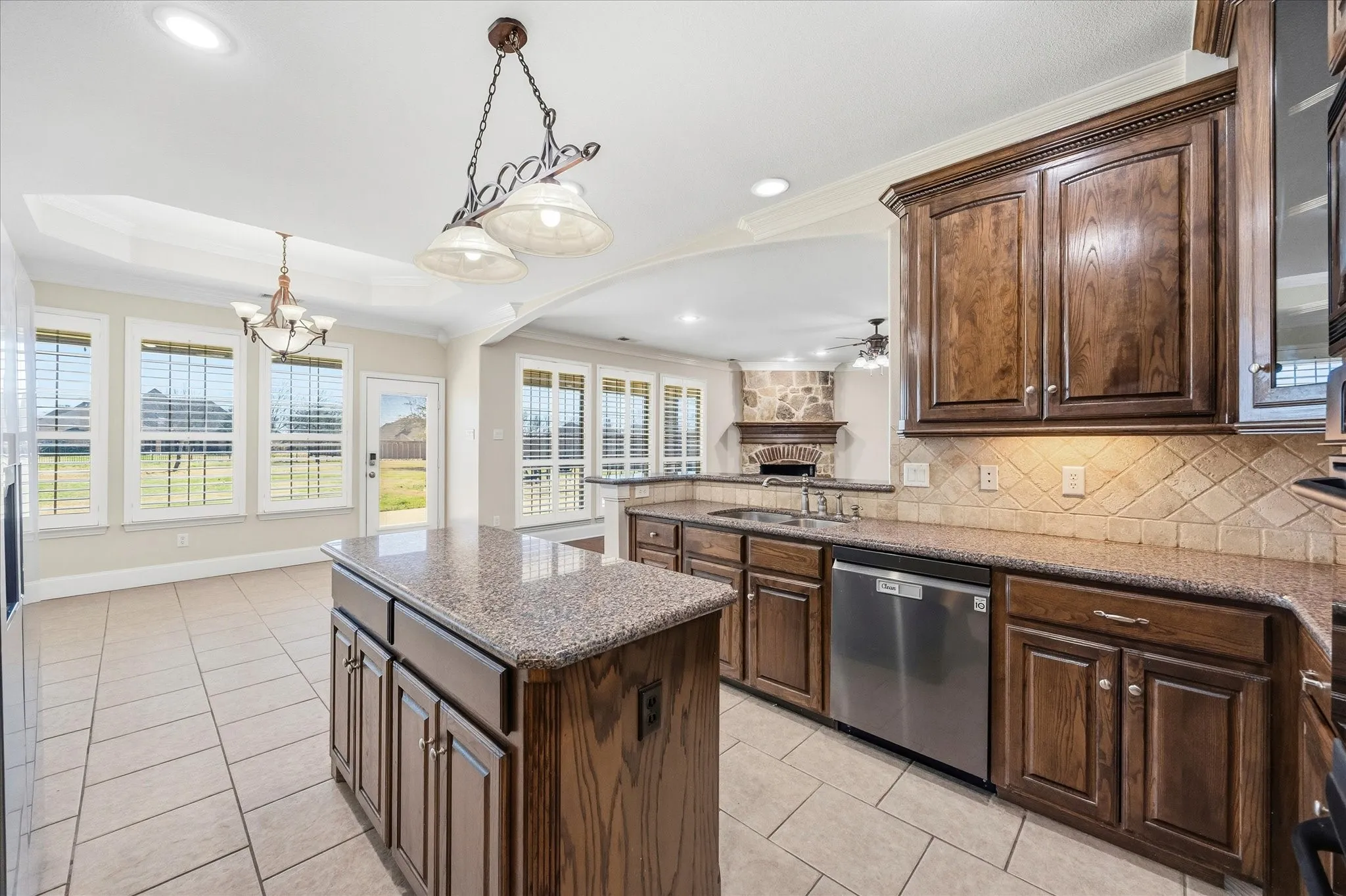 Single Family Residence For Sale in Kaufman County , 18176 Langford Lane, Talty, Texas 75126, 4 Bedroom, 3 Bathroom, 3 Garage spaces, 3,361 Sqft, built in 2005, Preowned, mls#21188504, Real Estate Agent in Talty, Homes For Sale in Kaufman county, Homes For Sale in Talty, Realtor in Talty Texas, Real Estate Brokerage Independent Realty Texas, Luminita Cordes Realtor