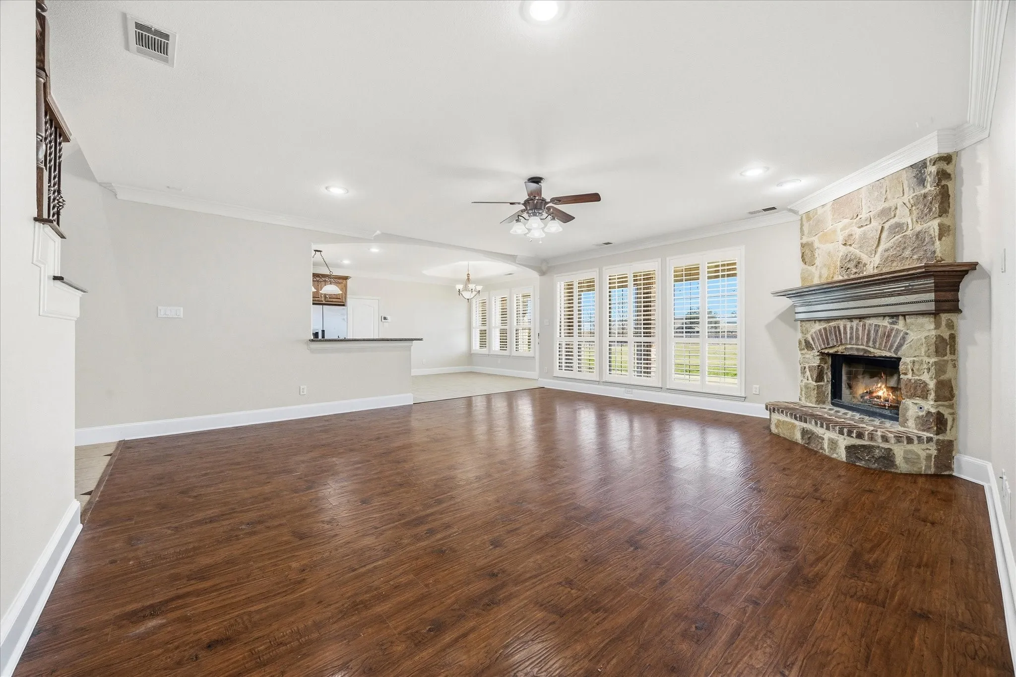 Single Family Residence For Sale in Kaufman County , 18176 Langford Lane, Talty, Texas 75126, 4 Bedroom, 3 Bathroom, 3 Garage spaces, 3,361 Sqft, built in 2005, Preowned, mls#21188504, Real Estate Agent in Talty, Homes For Sale in Kaufman county, Homes For Sale in Talty, Realtor in Talty Texas, Real Estate Brokerage Independent Realty Texas, Luminita Cordes Realtor
