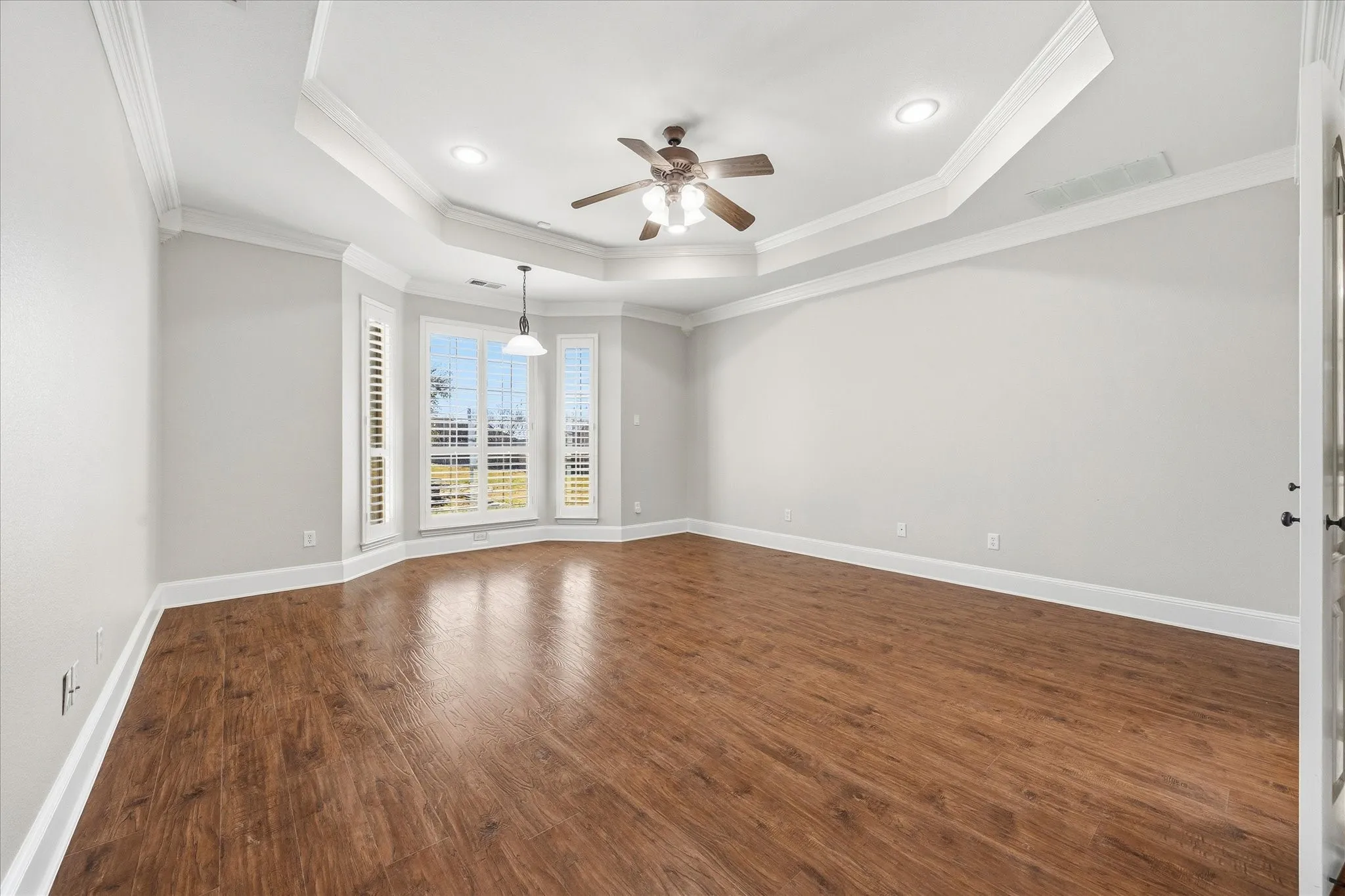 Single Family Residence For Sale in Kaufman County , 18176 Langford Lane, Talty, Texas 75126, 4 Bedroom, 3 Bathroom, 3 Garage spaces, 3,361 Sqft, built in 2005, Preowned, mls#21188504, Real Estate Agent in Talty, Homes For Sale in Kaufman county, Homes For Sale in Talty, Realtor in Talty Texas, Real Estate Brokerage Independent Realty Texas, Luminita Cordes Realtor