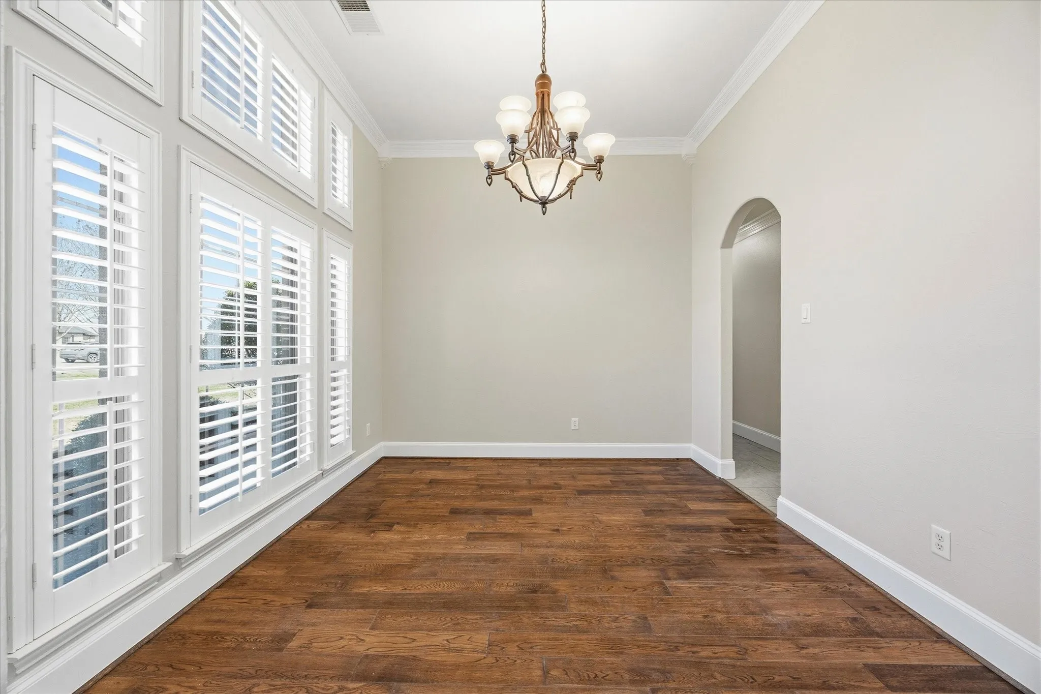 Single Family Residence For Sale in Kaufman County , 18176 Langford Lane, Talty, Texas 75126, 4 Bedroom, 3 Bathroom, 3 Garage spaces, 3,361 Sqft, built in 2005, Preowned, mls#21188504, Real Estate Agent in Talty, Homes For Sale in Kaufman county, Homes For Sale in Talty, Realtor in Talty Texas, Real Estate Brokerage Independent Realty Texas, Luminita Cordes Realtor