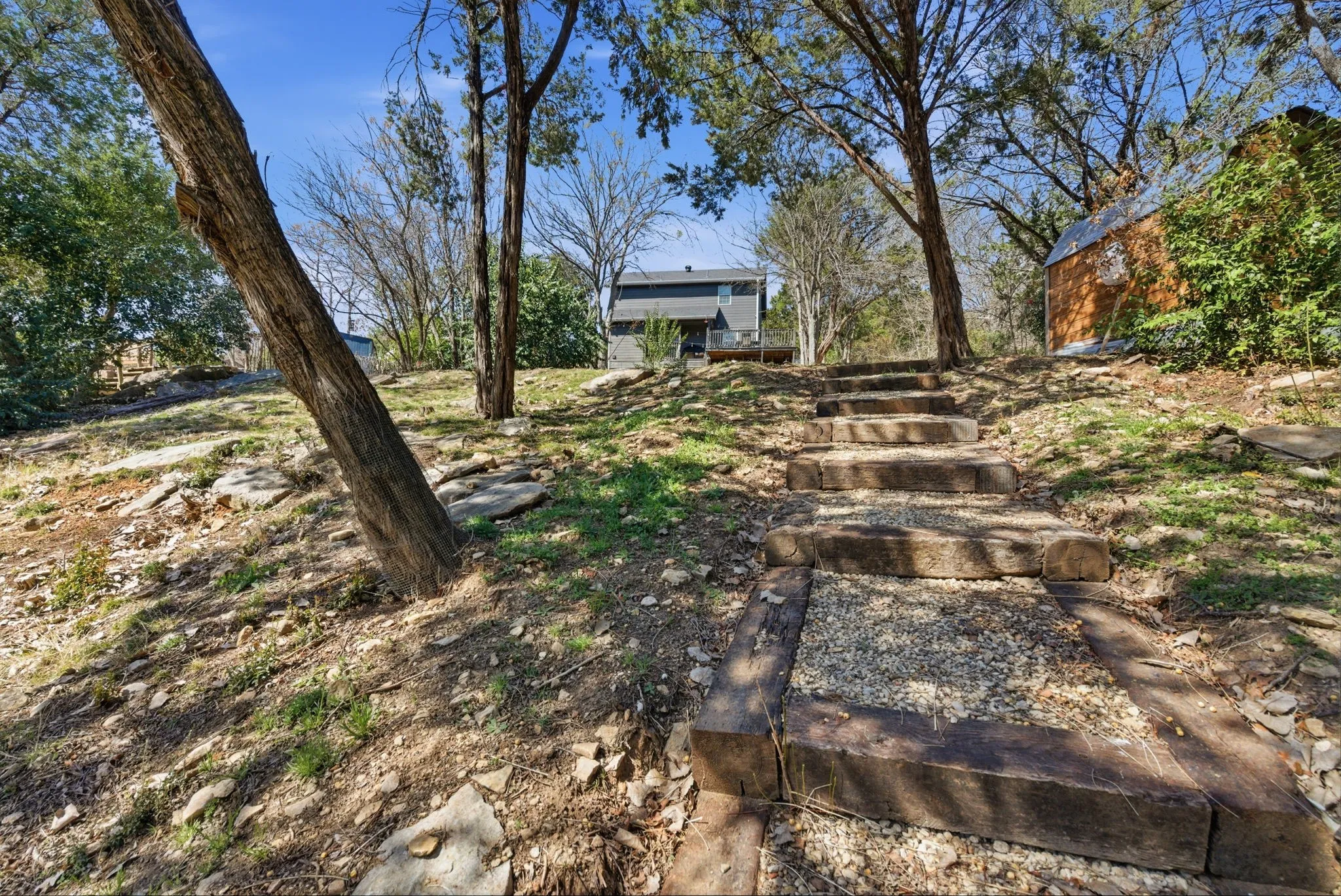Single Family Residence For Sale in Hood County , 1205 Comanche Cove Drive, Granbury, Texas 76048, 3 Bedroom, 3 Bathroom, 1 Garage spaces, 1,920 Sqft, built in 2002, Preowned, Price $480,000, mls#21187431, Real Estate Agent in Granbury, Homes For Sale in Hood county, Homes For Sale in Granbury, Realtor in Granbury Texas, Real Estate Brokerage Independent Realty Texas, Luminita Cordes Realtor