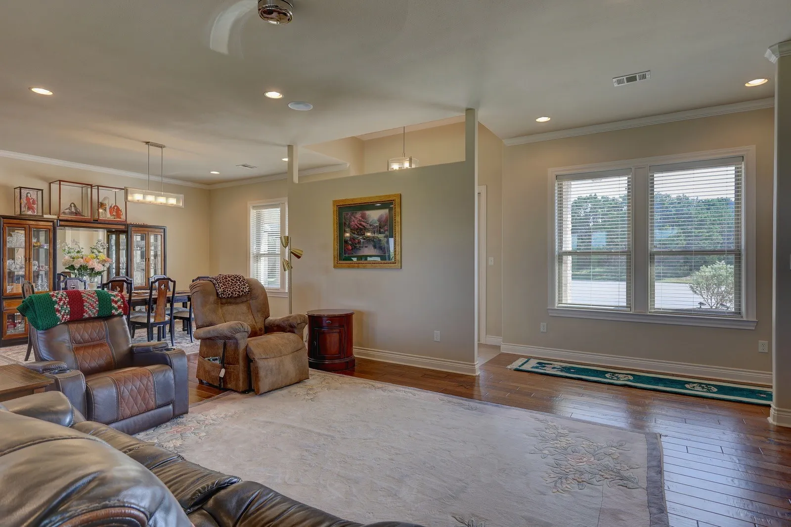 Single Family Residence For Sale in Hill County , 1754 Highland Drive, Whitney, Texas 76692, 3 Bedroom, 3 Bathroom, 4 Garage spaces, 3,412 Sqft, built in 2014, Preowned, Price $744,000, mls#21189602, Real Estate Agent in Whitney, Homes For Sale in Hill county, Homes For Sale in Whitney, Realtor in Whitney Texas, Real Estate Brokerage Independent Realty Texas, Luminita Cordes Realtor