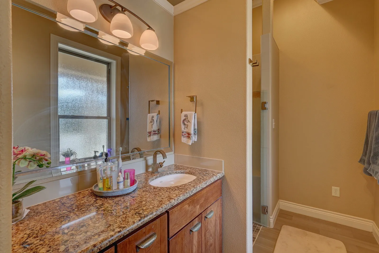 Single Family Residence For Sale in Hill County , 1754 Highland Drive, Whitney, Texas 76692, 3 Bedroom, 3 Bathroom, 4 Garage spaces, 3,412 Sqft, built in 2014, Preowned, Price $744,000, mls#21189602, Real Estate Agent in Whitney, Homes For Sale in Hill county, Homes For Sale in Whitney, Realtor in Whitney Texas, Real Estate Brokerage Independent Realty Texas, Luminita Cordes Realtor