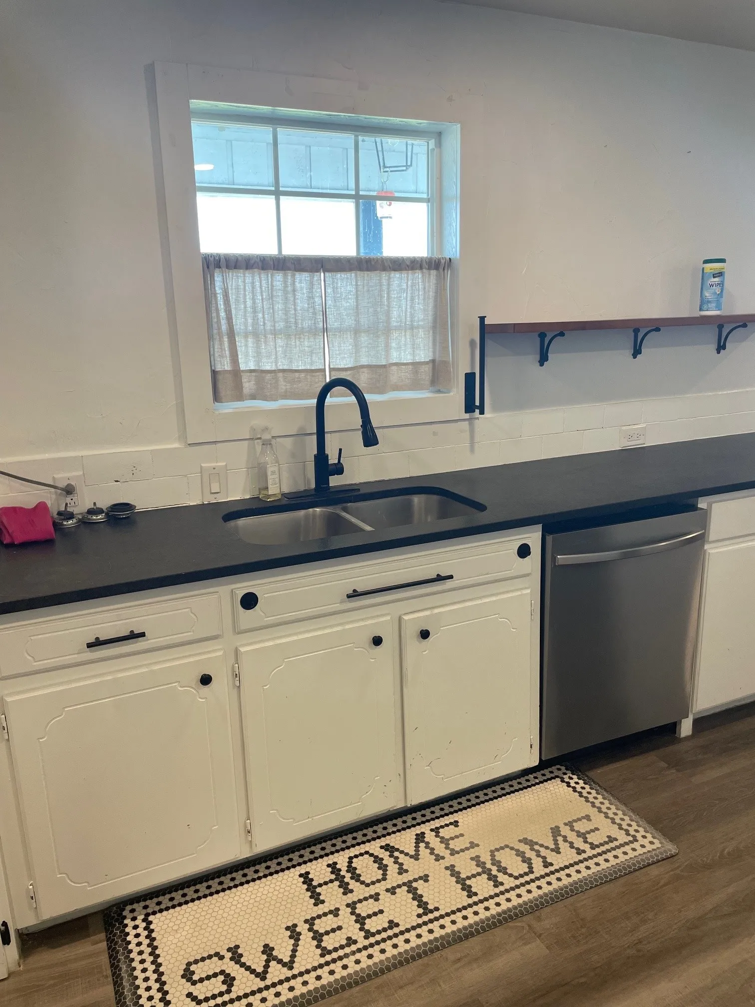 Kitchen Sink & Dishwasher