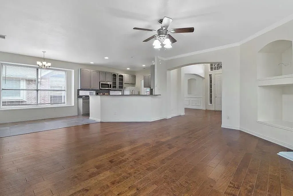 Single Family Residence For Rent in Denton County , 1525 Dimmit Drive, Carrollton, Texas 75010, 3 Bedroom, 3 Bathroom, 2 Garage spaces, 2,368 Sqft, built in 1999, mls#21189698, Real Estate Agent in Carrollton, Homes For Rent in Denton county, Homes For Rent in Carrollton, Realtor in Carrollton Texas, Real Estate Brokerage Independent Realty Texas, Luminita Cordes Realtor
