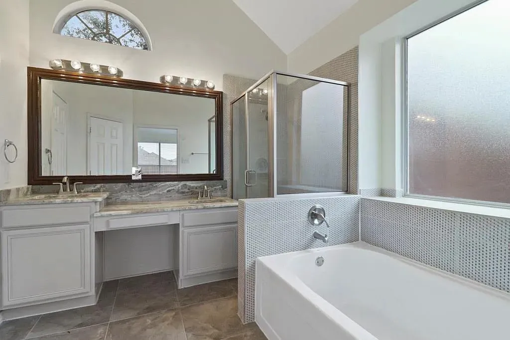Single Family Residence For Rent in Denton County , 1525 Dimmit Drive, Carrollton, Texas 75010, 3 Bedroom, 3 Bathroom, 2 Garage spaces, 2,368 Sqft, built in 1999, mls#21189698, Real Estate Agent in Carrollton, Homes For Rent in Denton county, Homes For Rent in Carrollton, Realtor in Carrollton Texas, Real Estate Brokerage Independent Realty Texas, Luminita Cordes Realtor