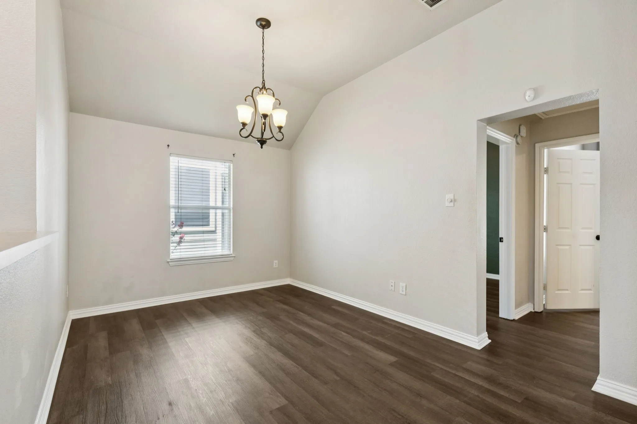 Single Family Residence For Sale in Denton County , 1425 Devonshire Drive, Providence Village, Texas 76227, 2 Bedroom, 1 Bathroom, 2 Garage spaces, 921 Sqft, built in 2002, mls#21189760, Real Estate Agent in Providence Village, Homes For Sale in Denton county, Homes For Sale in Providence Village, Realtor in Providence Village Texas, Real Estate Brokerage Independent Realty Texas, Luminita Cordes Realtor