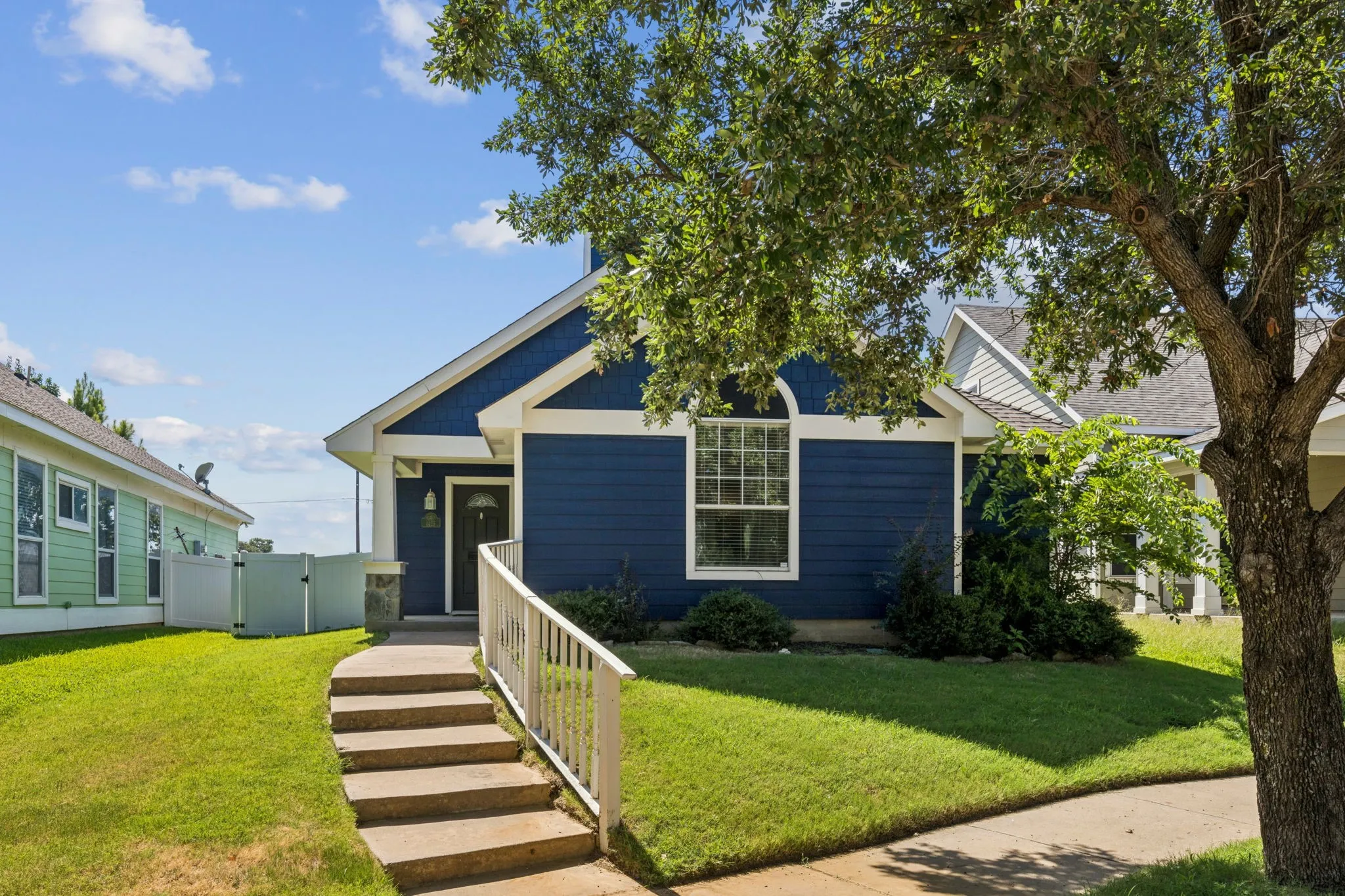 Single Family Residence For Sale in Denton County , 1425 Devonshire Drive, Providence Village, Texas 76227, 2 Bedroom, 1 Bathroom, 2 Garage spaces, 921 Sqft, built in 2002, mls#21189760, Real Estate Agent in Providence Village, Homes For Sale in Denton county, Homes For Sale in Providence Village, Realtor in Providence Village Texas, Real Estate Brokerage Independent Realty Texas, Luminita Cordes Realtor