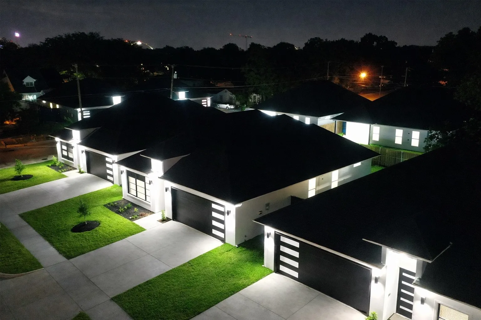 Single Family Residence For Sale in Dallas County , 1706 Kraft Street, Dallas, Texas 75212, 4 Bedroom, 3 Bathroom, 2 Garage spaces, 1,748 Sqft, built in 2022, Preowned, mls#21189751, Real Estate Agent in Dallas, Homes For Sale in Dallas county, Homes For Sale in Dallas, Realtor in Dallas Texas, Real Estate Brokerage Independent Realty Texas, Luminita Cordes Realtor