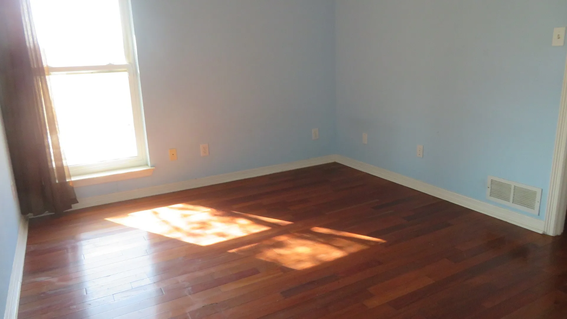 Single Family Residence For Sale in Ellis County , 108 Creekview Circle, Maypearl, Texas 76064, 4 Bedroom, 2 Bathroom, 2 Garage spaces, 2,730 Sqft, built in 1995, mls#21189608, Real Estate Agent in Maypearl, Homes For Sale in Ellis county, Homes For Sale in Maypearl, Realtor in Maypearl Texas, Real Estate Brokerage Independent Realty Texas, Luminita Cordes Realtor