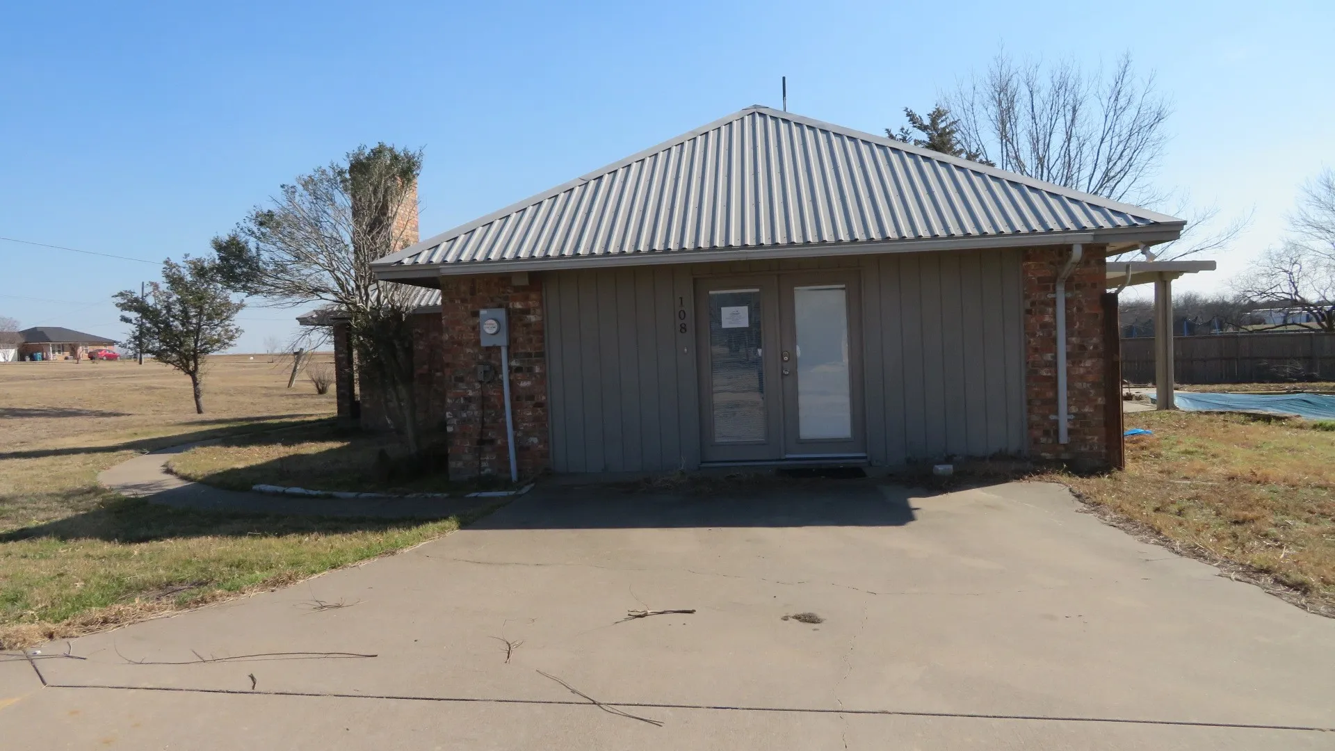 Single Family Residence For Sale in Ellis County , 108 Creekview Circle, Maypearl, Texas 76064, 4 Bedroom, 2 Bathroom, 2 Garage spaces, 2,730 Sqft, built in 1995, mls#21189608, Real Estate Agent in Maypearl, Homes For Sale in Ellis county, Homes For Sale in Maypearl, Realtor in Maypearl Texas, Real Estate Brokerage Independent Realty Texas, Luminita Cordes Realtor