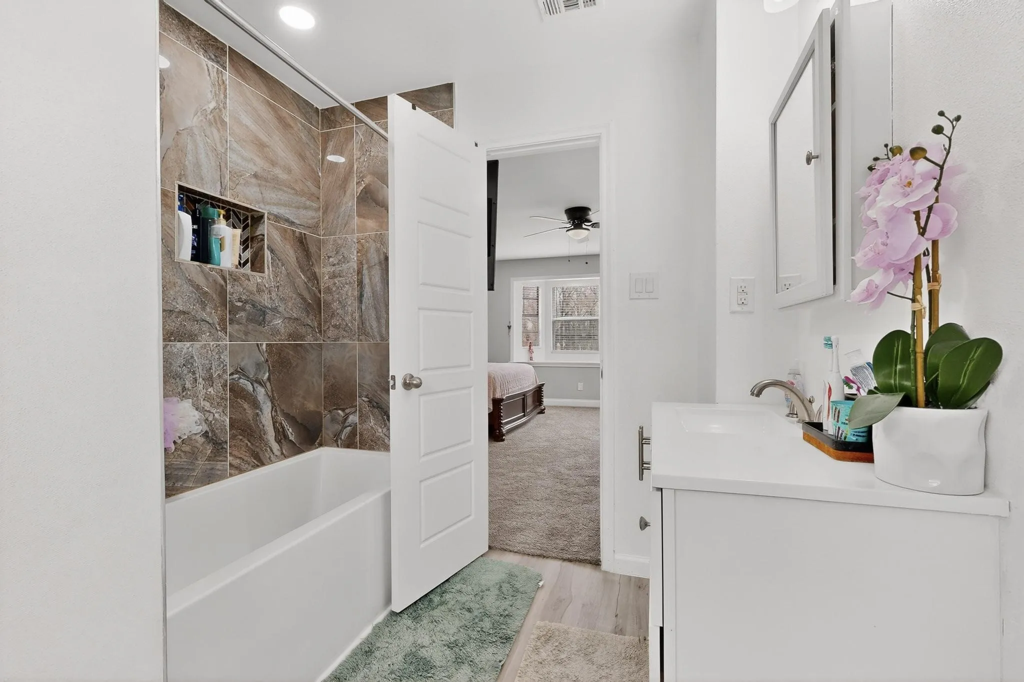 Single Family Residence For Sale in Dallas County , 12029 Forest Glen Lane, Balch Springs, Texas 75180, 9 Bedroom, 4 Bathroom, Garage spaces, 3,160 Sqft, built in 1955, Preowned, mls#21186653, Real Estate Agent in Balch Springs, Homes For Sale in Dallas county, Homes For Sale in Balch Springs, Realtor in Balch Springs Texas, Real Estate Brokerage Independent Realty Texas, Luminita Cordes Realtor