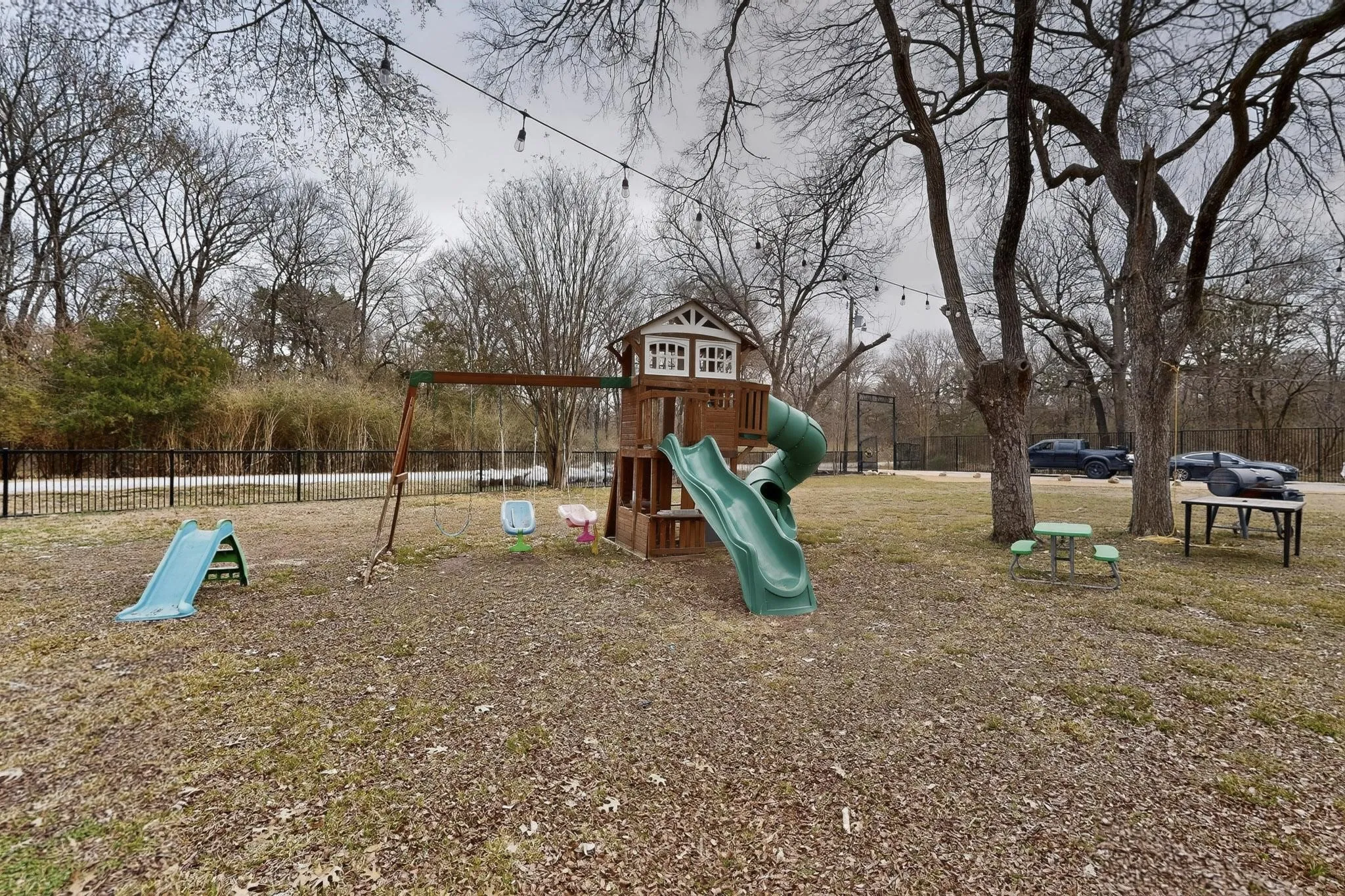 Single Family Residence For Sale in Dallas County , 12029 Forest Glen Lane, Balch Springs, Texas 75180, 9 Bedroom, 4 Bathroom, Garage spaces, 3,160 Sqft, built in 1955, Preowned, mls#21186653, Real Estate Agent in Balch Springs, Homes For Sale in Dallas county, Homes For Sale in Balch Springs, Realtor in Balch Springs Texas, Real Estate Brokerage Independent Realty Texas, Luminita Cordes Realtor