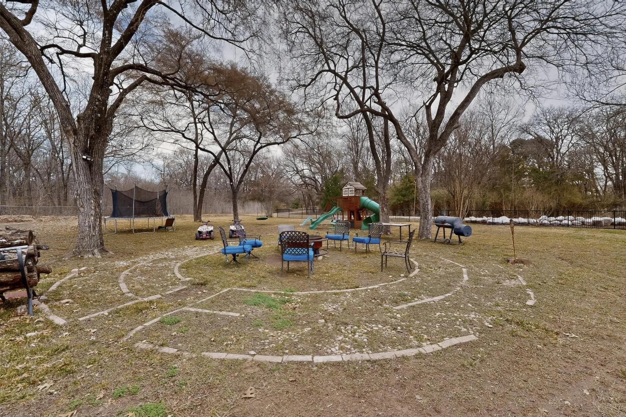 Single Family Residence For Sale in Dallas County , 12029 Forest Glen Lane, Balch Springs, Texas 75180, 9 Bedroom, 4 Bathroom, Garage spaces, 3,160 Sqft, built in 1955, Preowned, mls#21186653, Real Estate Agent in Balch Springs, Homes For Sale in Dallas county, Homes For Sale in Balch Springs, Realtor in Balch Springs Texas, Real Estate Brokerage Independent Realty Texas, Luminita Cordes Realtor