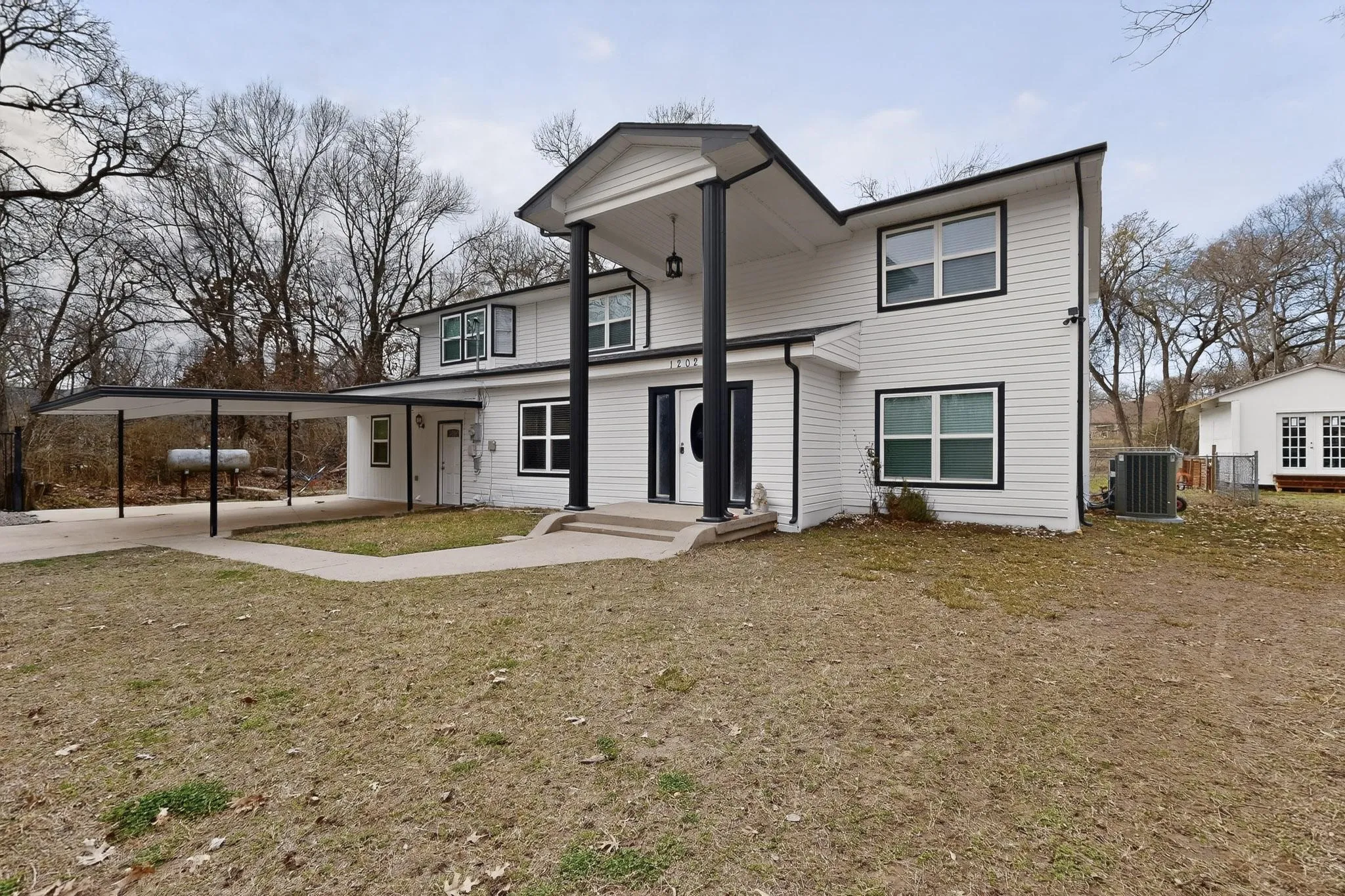 Single Family Residence For Sale in Dallas County , 12029 Forest Glen Lane, Balch Springs, Texas 75180, 9 Bedroom, 4 Bathroom, Garage spaces, 3,160 Sqft, built in 1955, Preowned, mls#21186653, Real Estate Agent in Balch Springs, Homes For Sale in Dallas county, Homes For Sale in Balch Springs, Realtor in Balch Springs Texas, Real Estate Brokerage Independent Realty Texas, Luminita Cordes Realtor