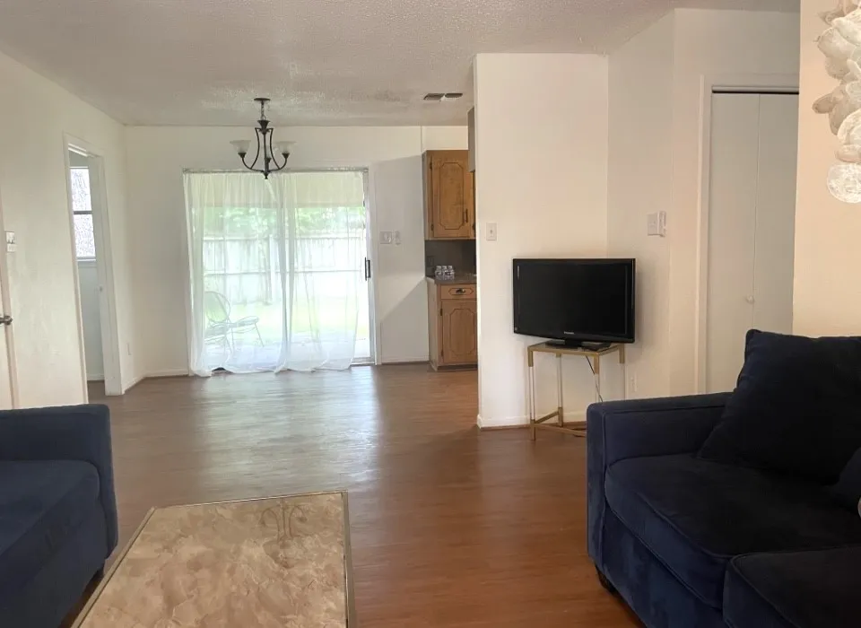 Single Family Residence For Sale in Upshur County , 815 N Bledsoe Street, Gilmer, Texas 75644, 3 Bedroom, 2 Bathroom, Garage spaces, 1,150 Sqft, built in 1981, mls#21189782, Real Estate Agent in Gilmer, Homes For Sale in Upshur county, Homes For Sale in Gilmer, Realtor in Gilmer Texas, Real Estate Brokerage Independent Realty Texas, Luminita Cordes Realtor