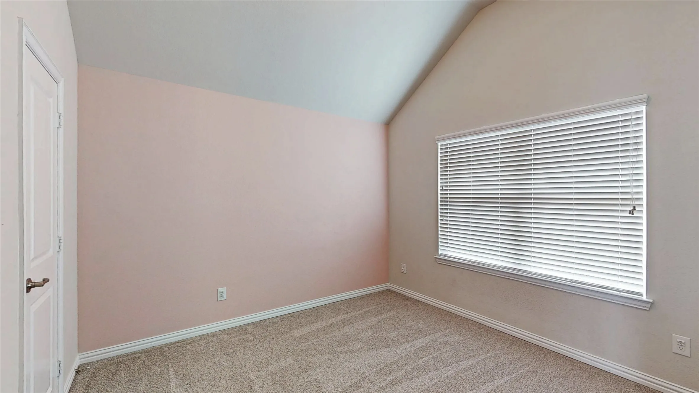 Single Family Residence For Sale in Dallas County , 1921 Lake Front Trail, Garland, Texas 75043, 4 Bedroom, 4 Bathroom, 2 Garage spaces, 3,111 Sqft, built in 2015, Preowned, mls#21189652, Real Estate Agent in Garland, Homes For Sale in Dallas county, Homes For Sale in Garland, Realtor in Garland Texas, Real Estate Brokerage Independent Realty Texas, Luminita Cordes Realtor