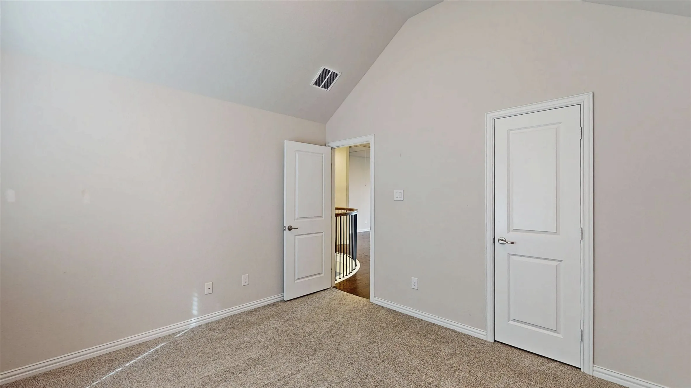 Single Family Residence For Sale in Dallas County , 1921 Lake Front Trail, Garland, Texas 75043, 4 Bedroom, 4 Bathroom, 2 Garage spaces, 3,111 Sqft, built in 2015, Preowned, mls#21189652, Real Estate Agent in Garland, Homes For Sale in Dallas county, Homes For Sale in Garland, Realtor in Garland Texas, Real Estate Brokerage Independent Realty Texas, Luminita Cordes Realtor
