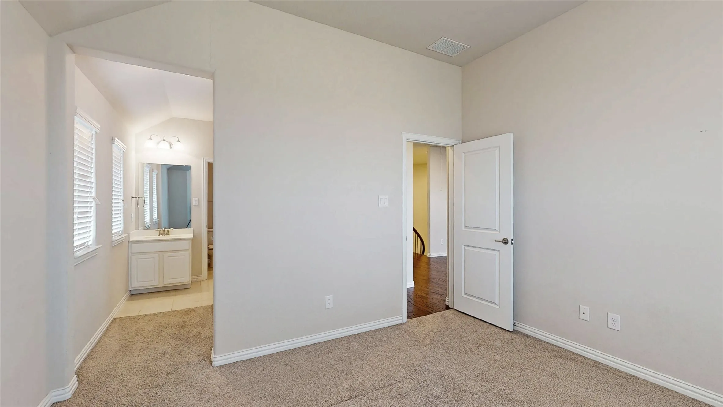 Single Family Residence For Sale in Dallas County , 1921 Lake Front Trail, Garland, Texas 75043, 4 Bedroom, 4 Bathroom, 2 Garage spaces, 3,111 Sqft, built in 2015, Preowned, mls#21189652, Real Estate Agent in Garland, Homes For Sale in Dallas county, Homes For Sale in Garland, Realtor in Garland Texas, Real Estate Brokerage Independent Realty Texas, Luminita Cordes Realtor