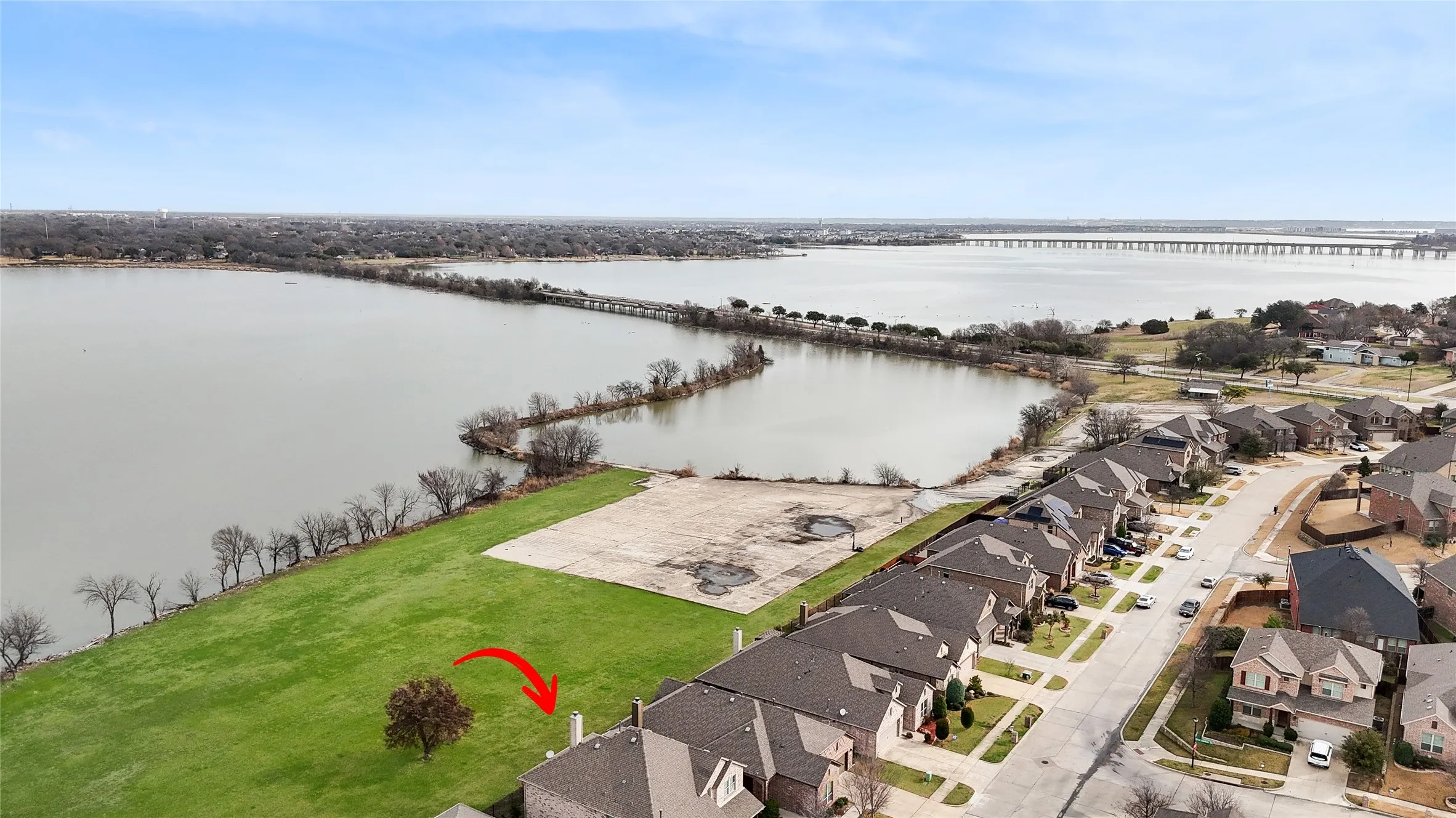 Single Family Residence For Sale in Dallas County , 1921 Lake Front Trail, Garland, Texas 75043, 4 Bedroom, 4 Bathroom, 2 Garage spaces, 3,111 Sqft, built in 2015, Preowned, mls#21189652, Real Estate Agent in Garland, Homes For Sale in Dallas county, Homes For Sale in Garland, Realtor in Garland Texas, Real Estate Brokerage Independent Realty Texas, Luminita Cordes Realtor