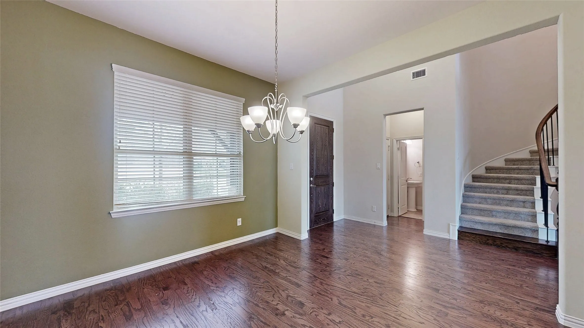 Single Family Residence For Sale in Dallas County , 1921 Lake Front Trail, Garland, Texas 75043, 4 Bedroom, 4 Bathroom, 2 Garage spaces, 3,111 Sqft, built in 2015, Preowned, mls#21189652, Real Estate Agent in Garland, Homes For Sale in Dallas county, Homes For Sale in Garland, Realtor in Garland Texas, Real Estate Brokerage Independent Realty Texas, Luminita Cordes Realtor