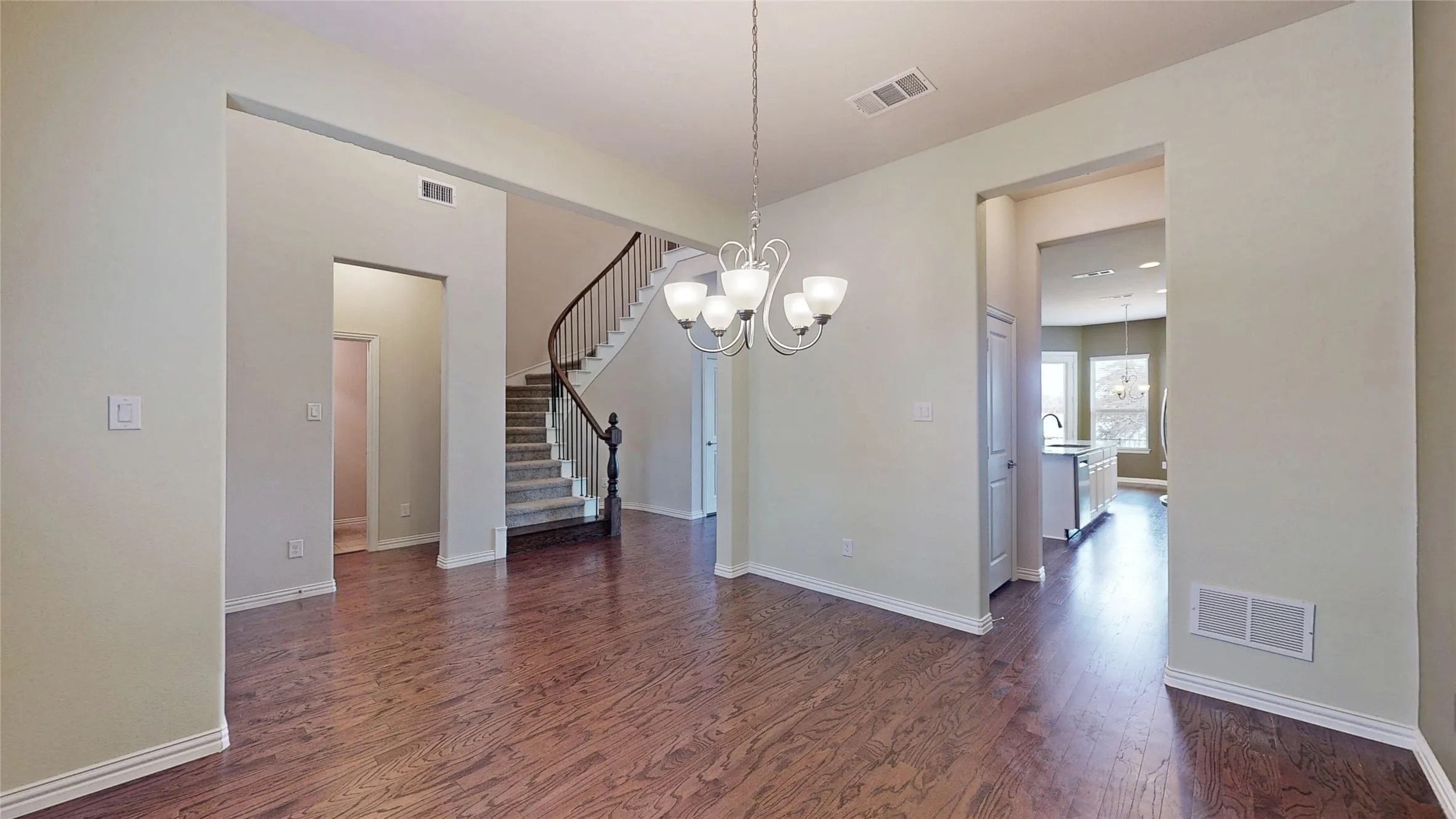 Single Family Residence For Sale in Dallas County , 1921 Lake Front Trail, Garland, Texas 75043, 4 Bedroom, 4 Bathroom, 2 Garage spaces, 3,111 Sqft, built in 2015, Preowned, mls#21189652, Real Estate Agent in Garland, Homes For Sale in Dallas county, Homes For Sale in Garland, Realtor in Garland Texas, Real Estate Brokerage Independent Realty Texas, Luminita Cordes Realtor