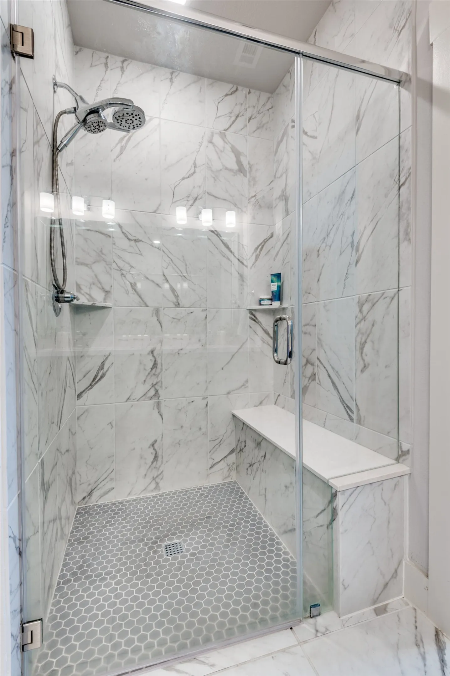 Townhouse For Sale in Dallas County , 7220 Calistoga Lane, Grand Prairie, Texas 75054, 2 Bedroom, 2 Bathroom, 2 Garage spaces, 1,444 Sqft, built in 2021, Preowned, mls#21184118, Real Estate Agent in Grand Prairie, Homes For Sale in Dallas county, Homes For Sale in Grand Prairie, Realtor in Grand Prairie Texas, Real Estate Brokerage Independent Realty Texas, Luminita Cordes Realtor